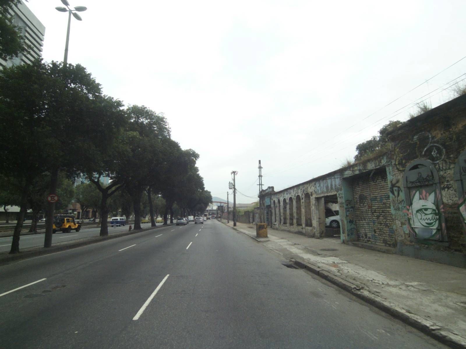 Street-level view near Abandonado, Centro