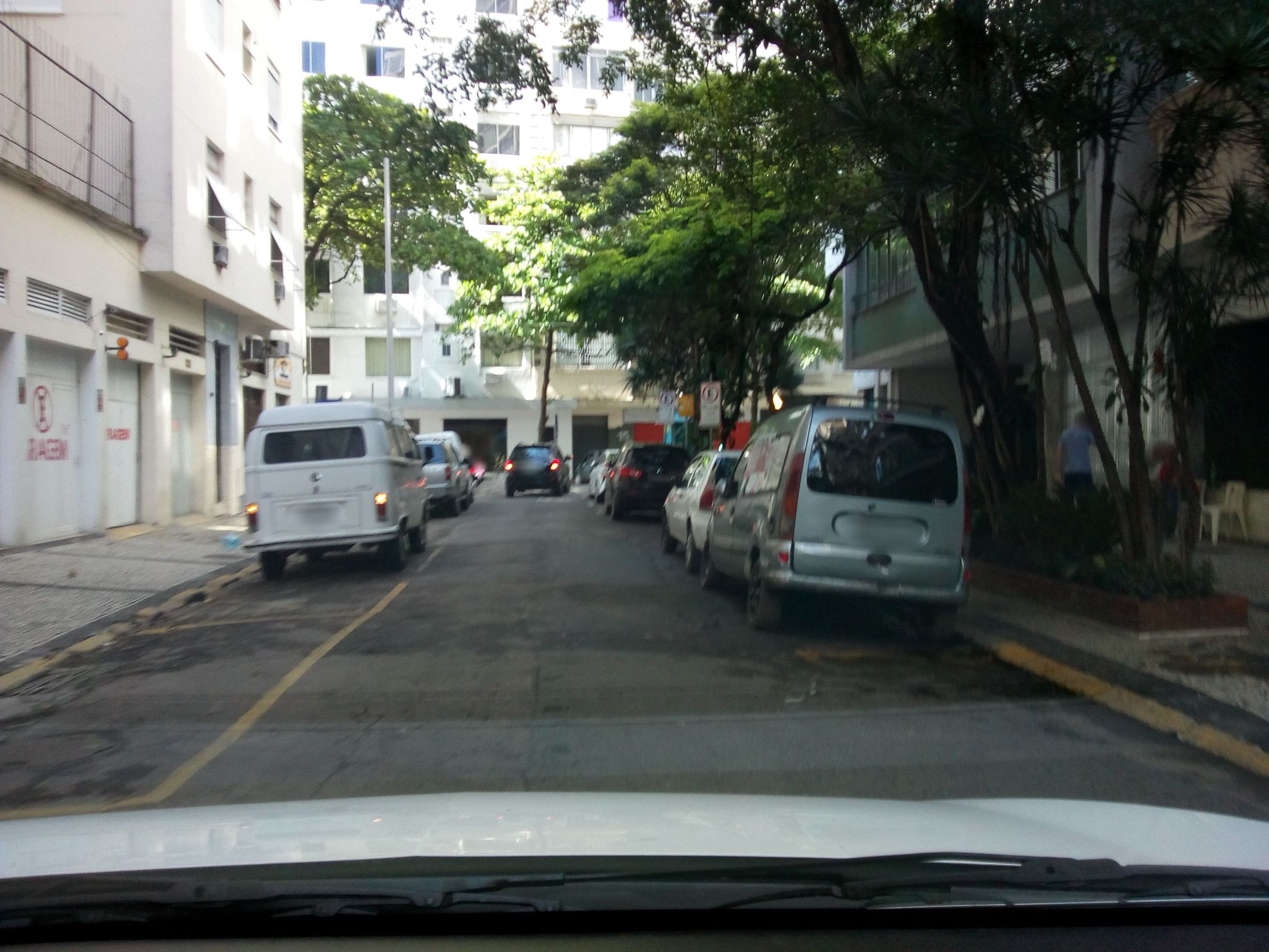 Street-level view near Albapena, Copacabana