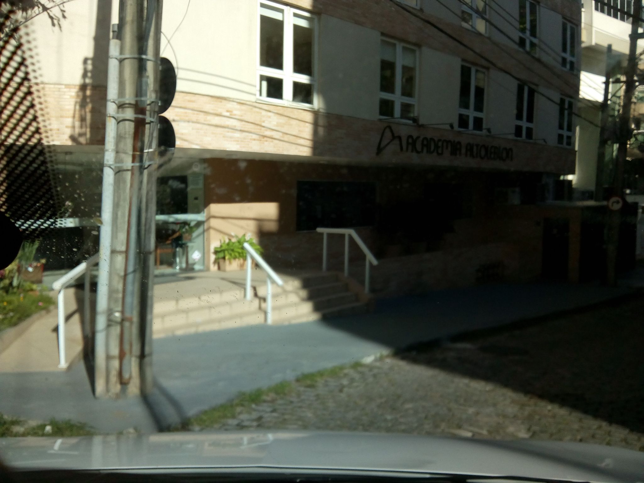 Street-level view near Alto Fitness, Leblon