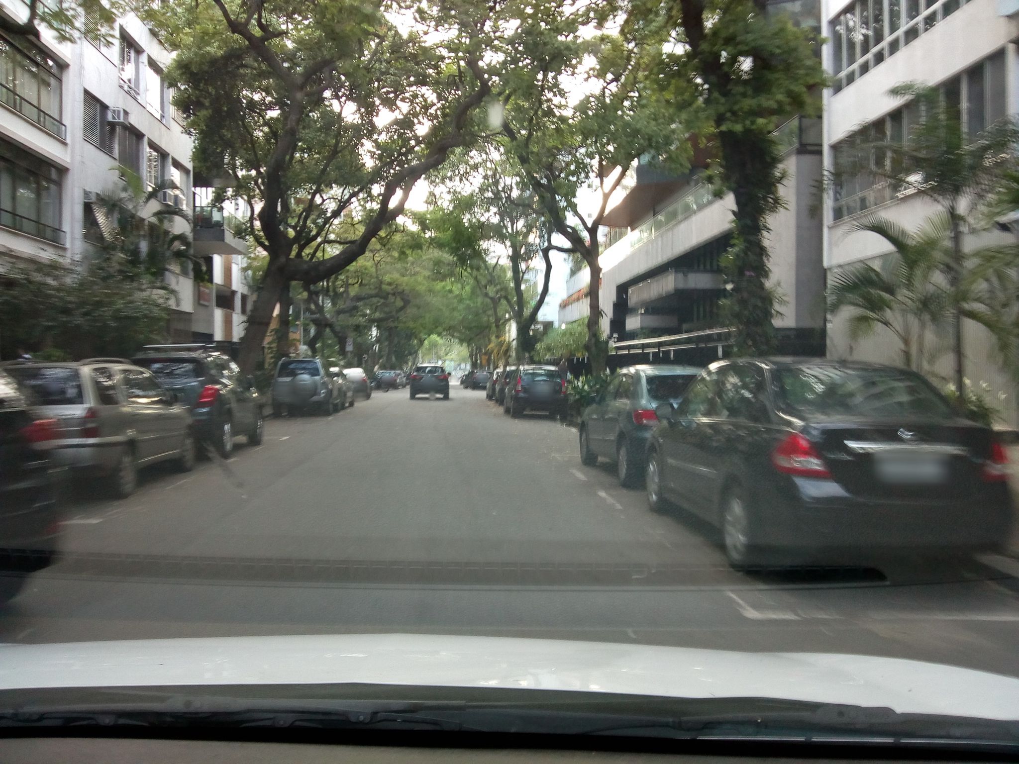 Street-level view near Anne Frank, Ipanema