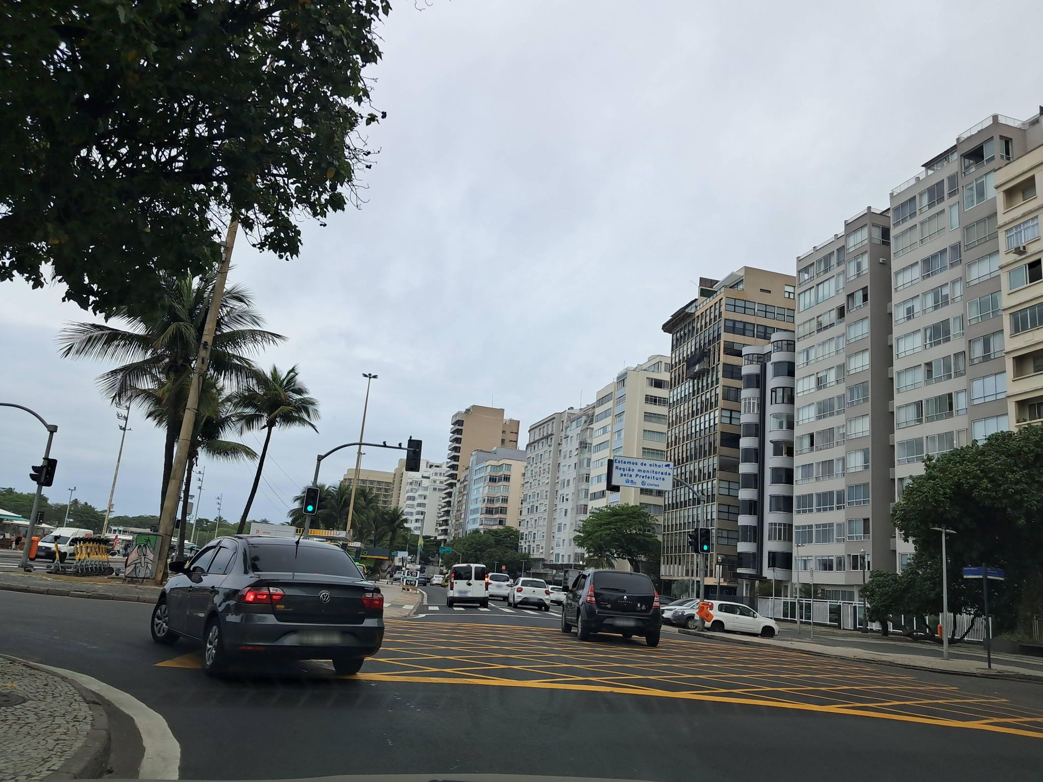 Street-level view near Araguaia, Leme