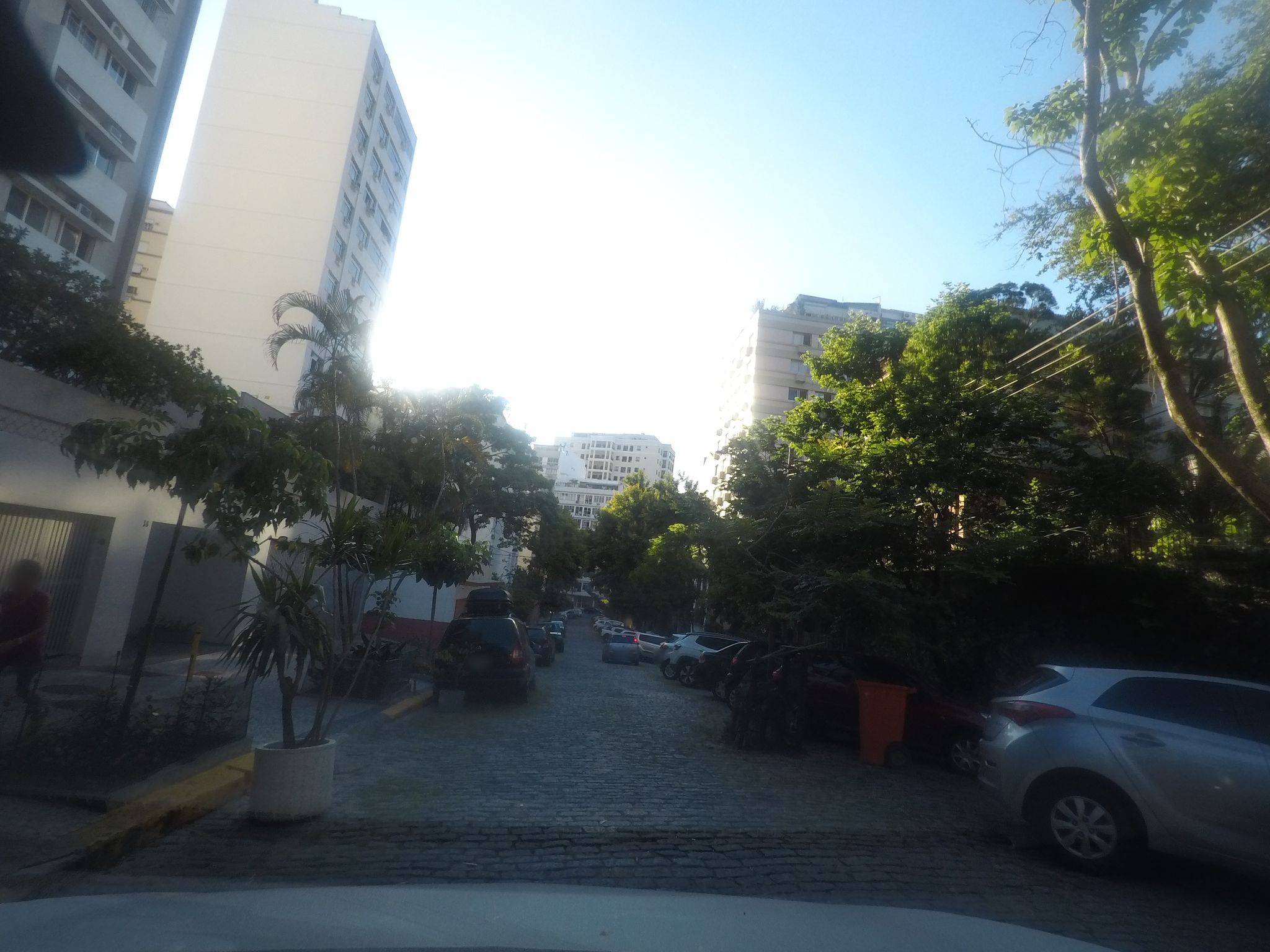 Street-level view near Barão de Famalicão, Laranjeiras