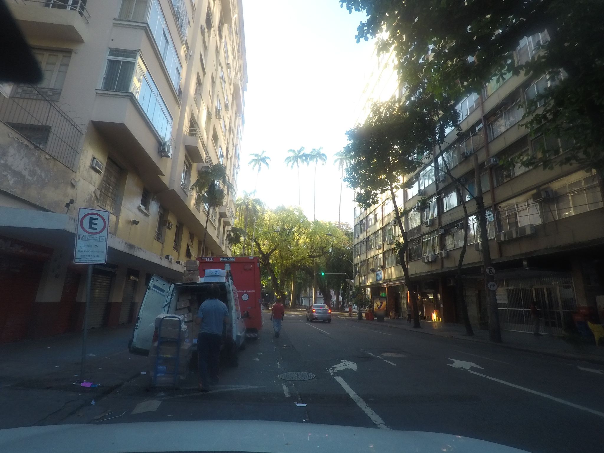 Street-level view near Barão de Marajó, Catete