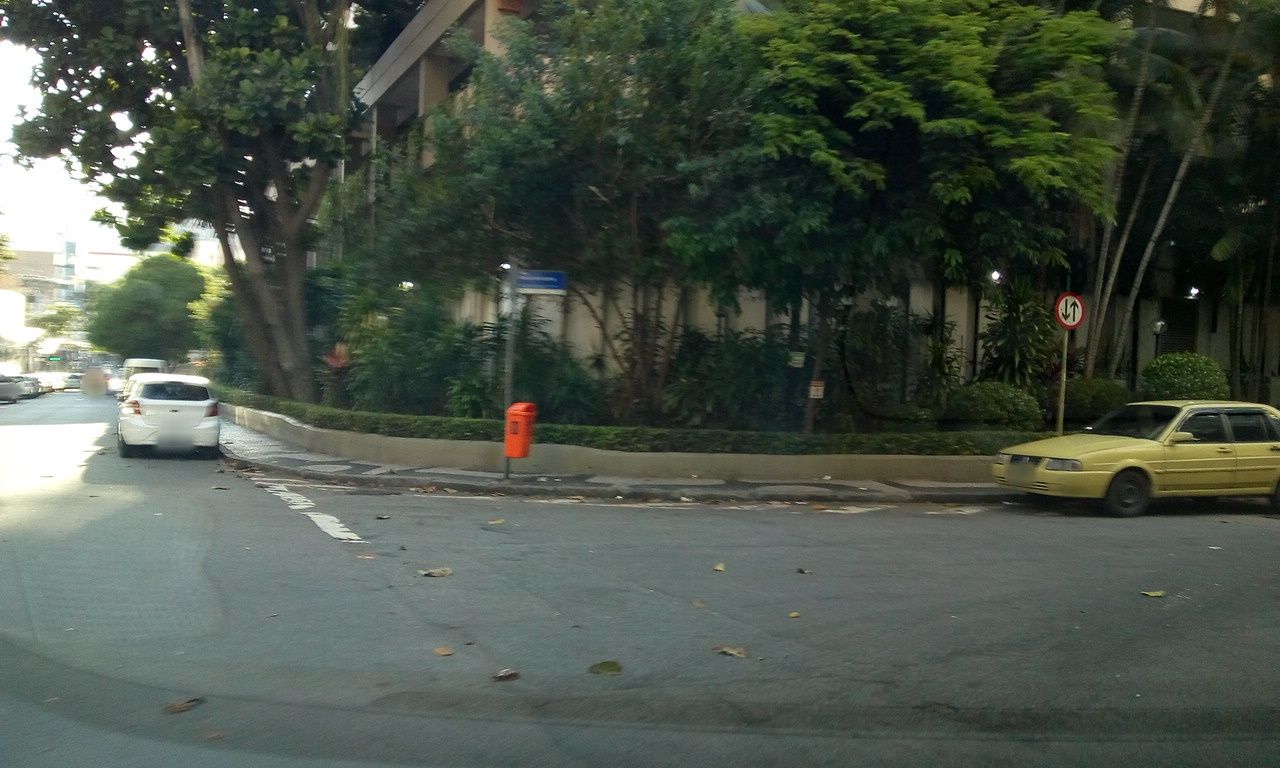 Street-level view near Barbacena, Botafogo