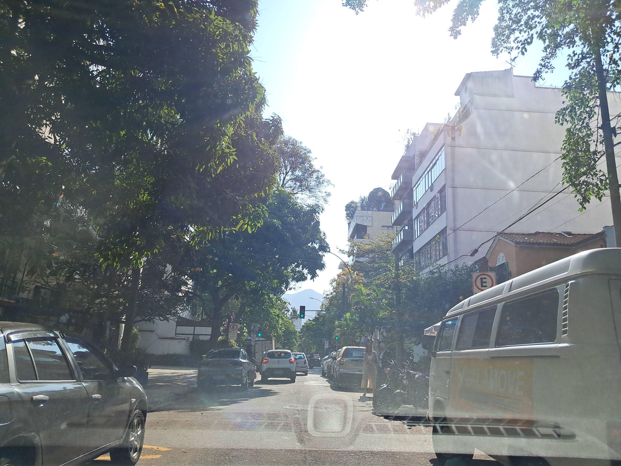 Street-level view near Baron, Ipanema