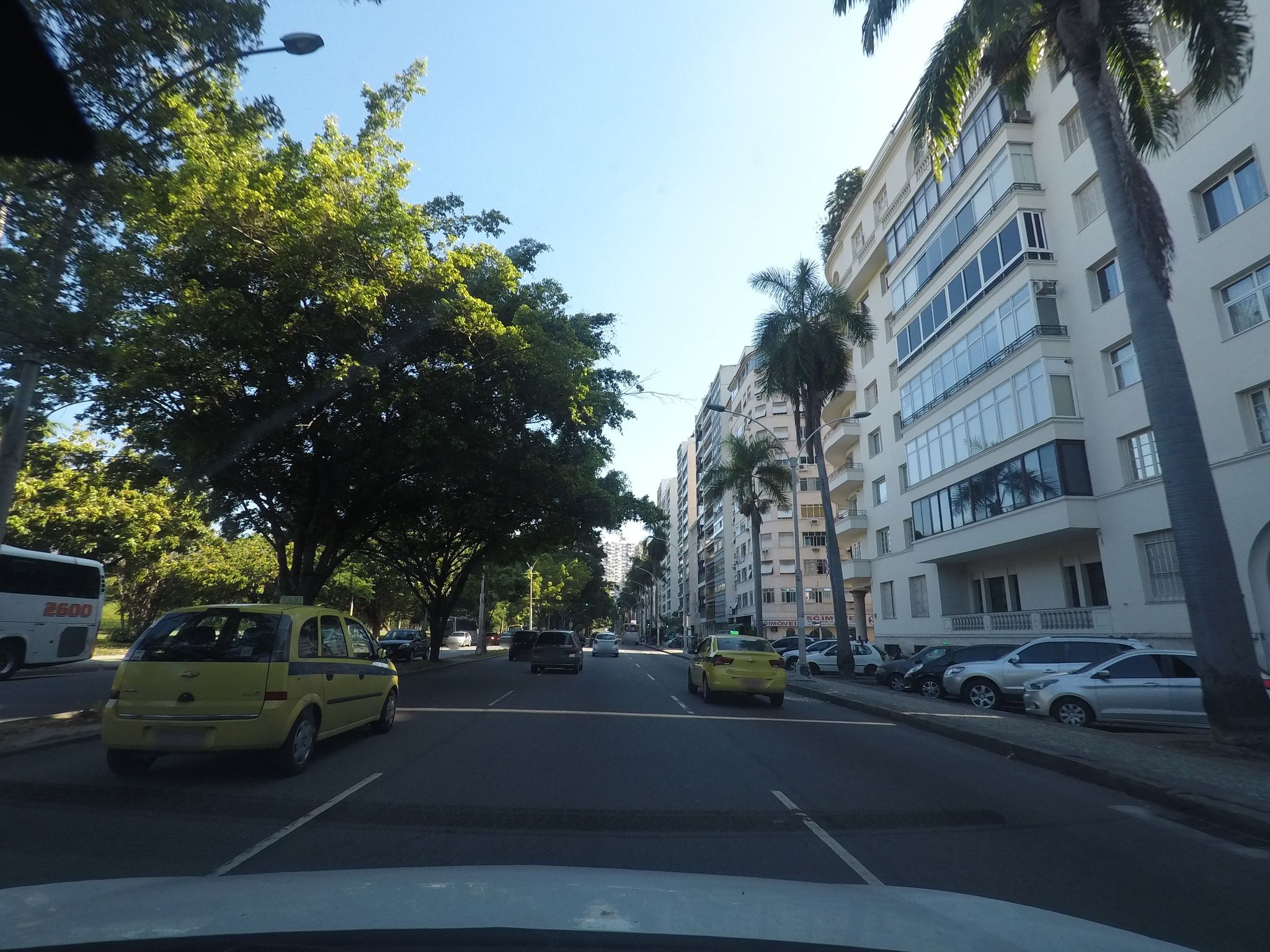 Street-level view near Biarritz, Glória