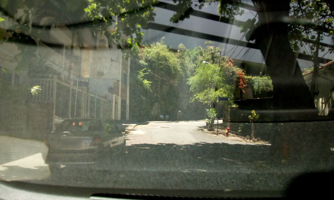 Street-level view near Bom Recanto, Laranjeiras
