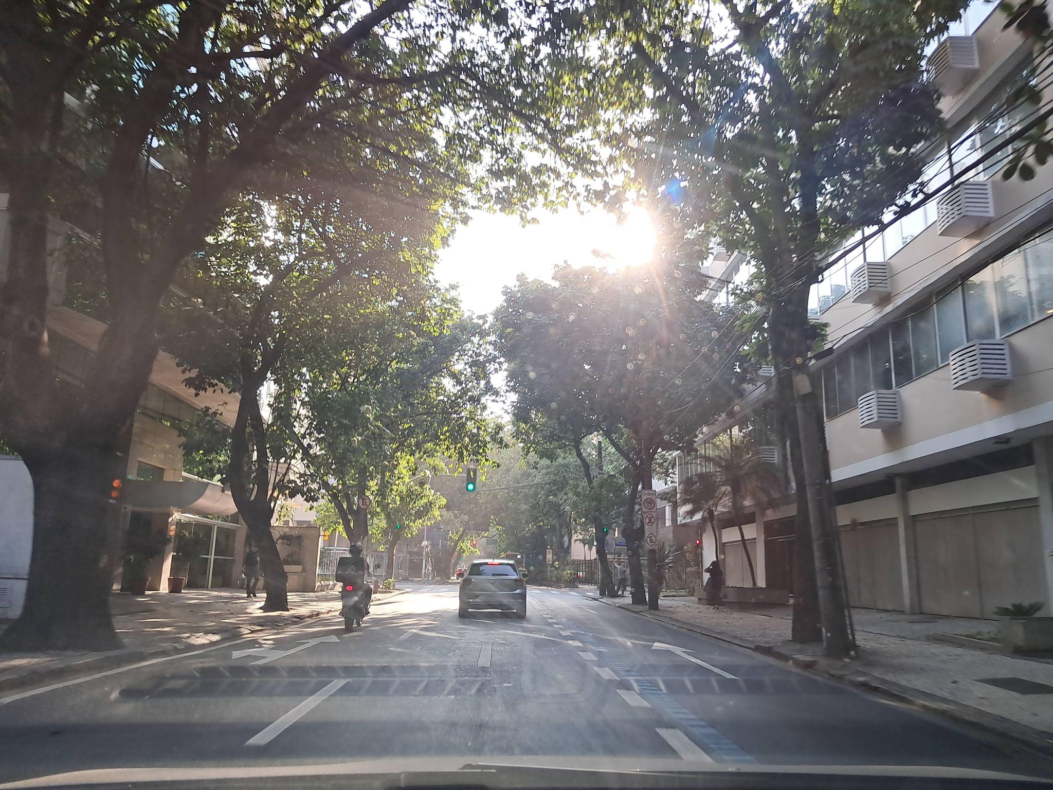 Street-level view near Brigadeiro Franco, Leblon