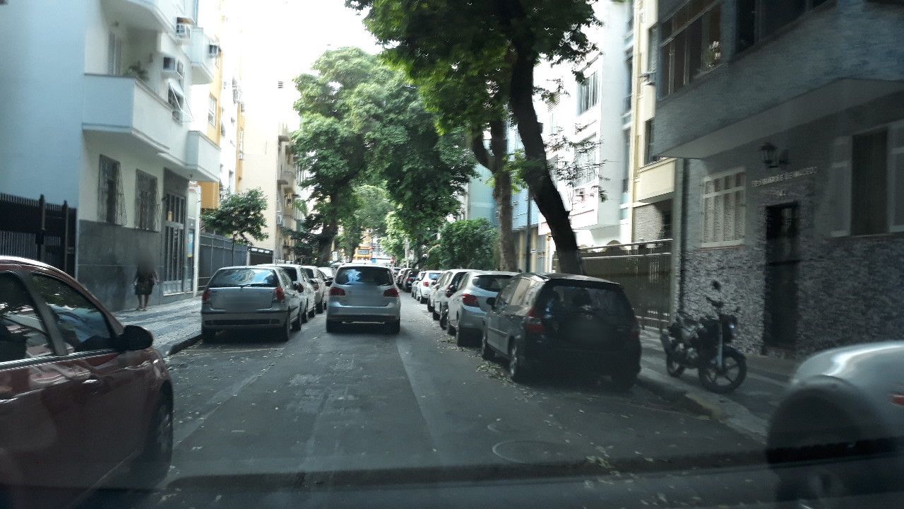 Street-level view near Buarque de Macedo, Catete