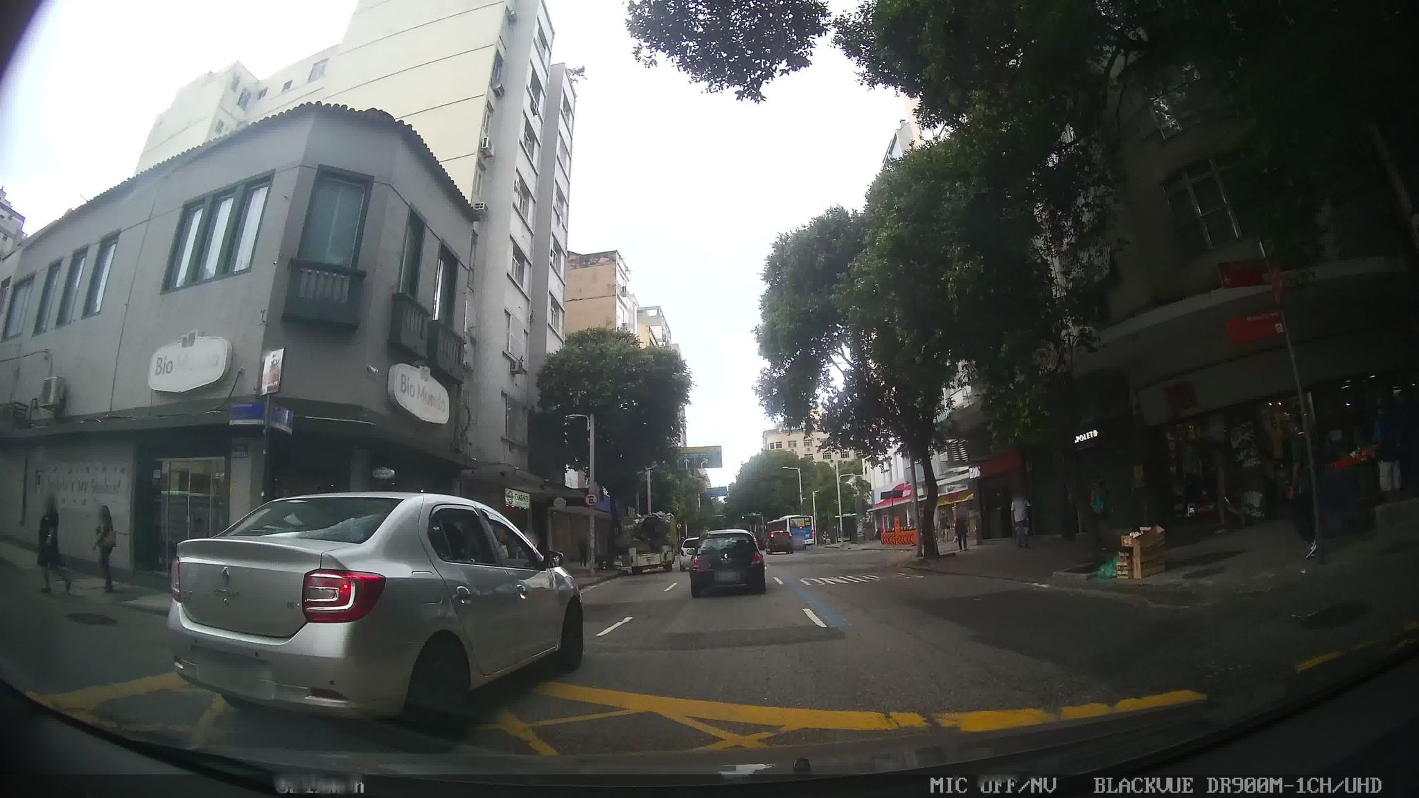 Street-level view near C e a, Botafogo