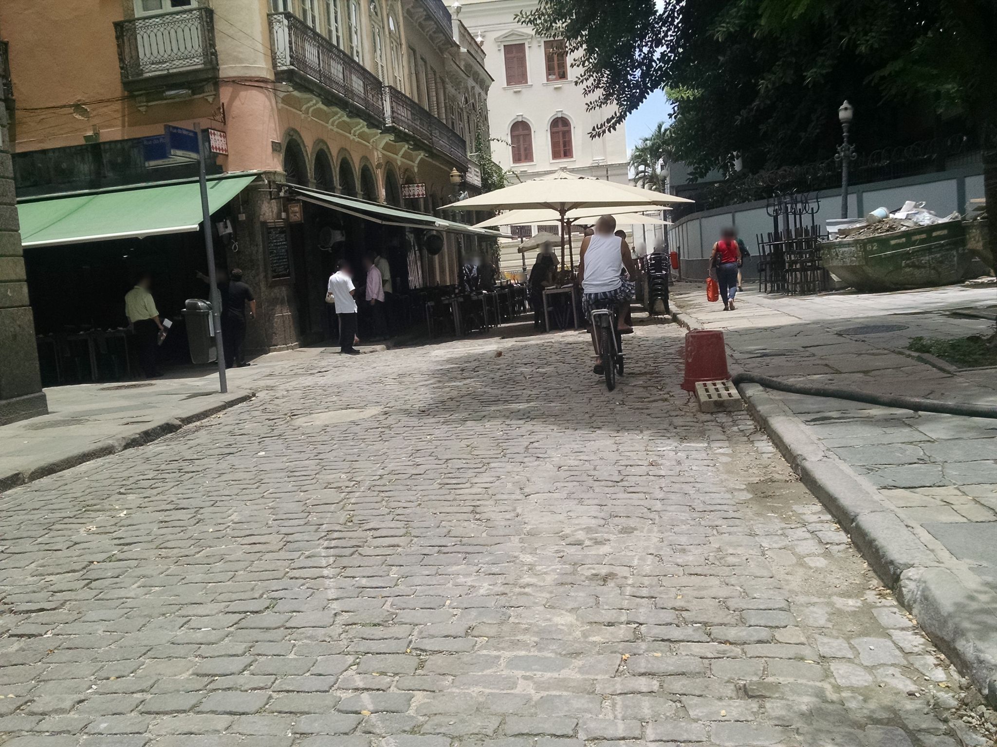 Street-level view near Casa Tucum, Centro