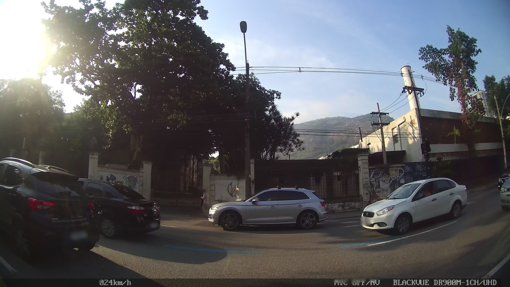 Street-level view near Central de Produção Multimídia, Botafogo
