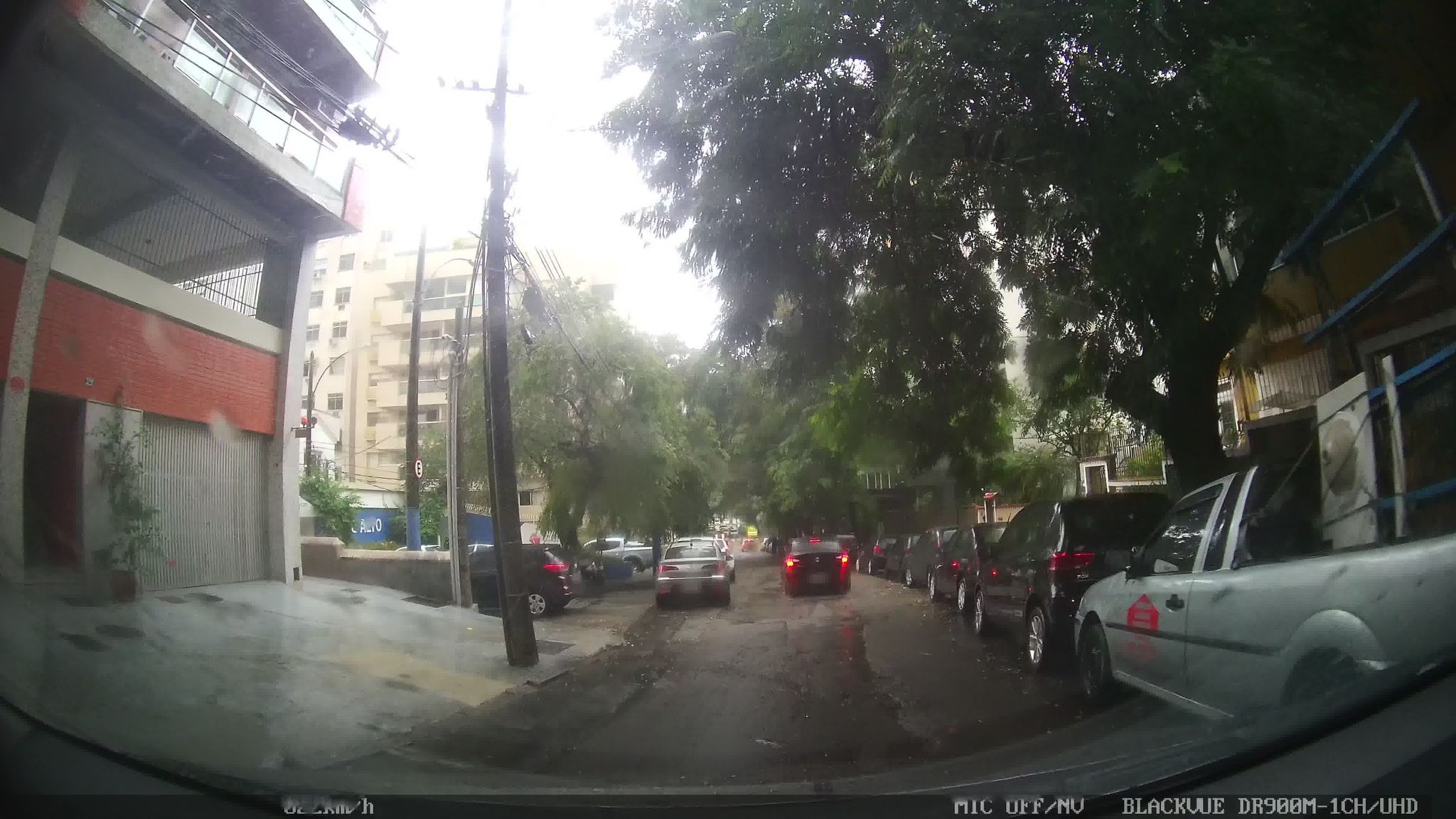 Street-level view near Centro Educacional da Lagoa, Lagoa