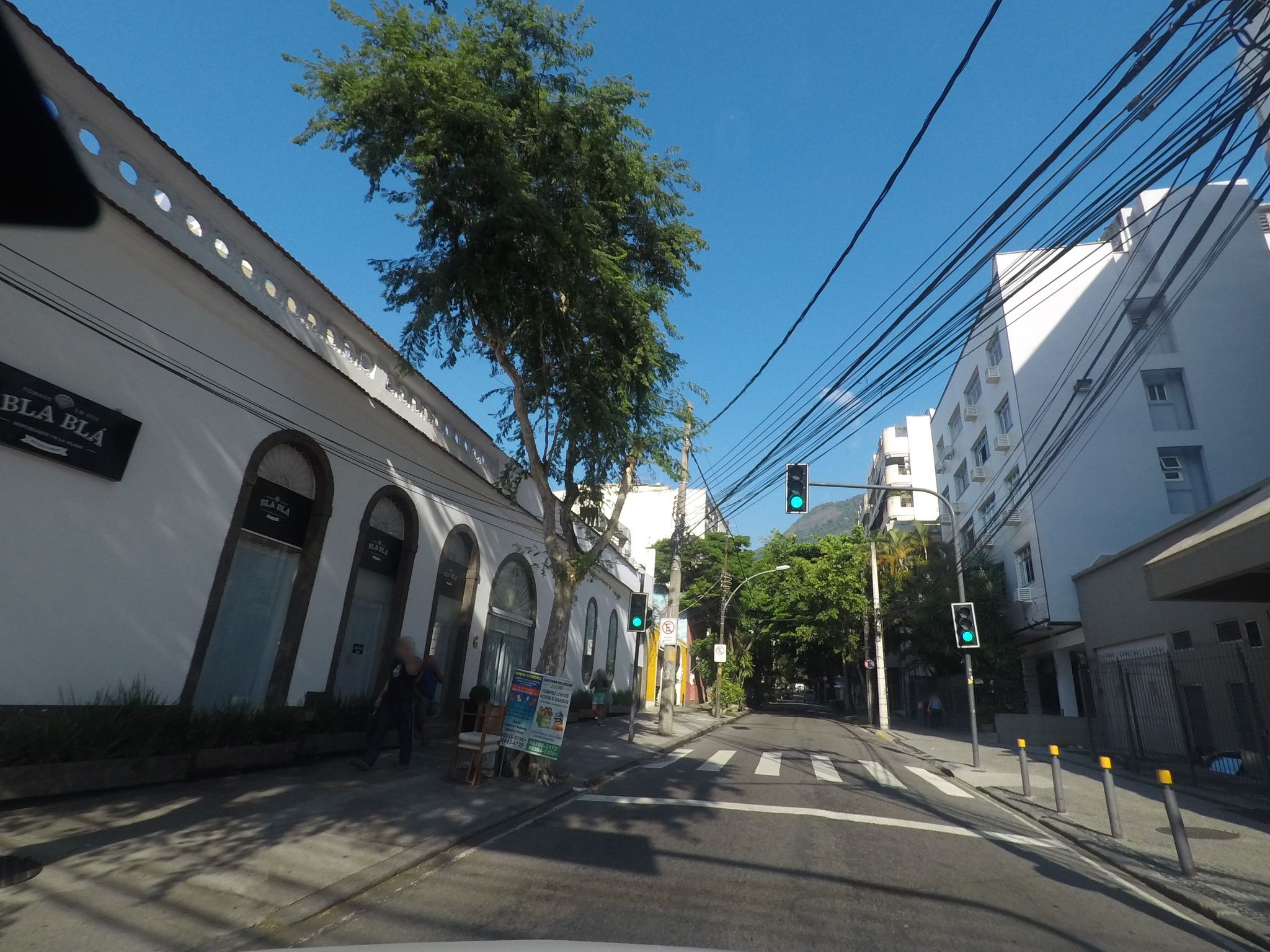 Street-level view near Centro Profissional Jardim Botânico, Jardim Botânico