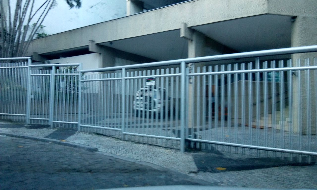 Street-level view near Cidade da Guarda, Lagoa