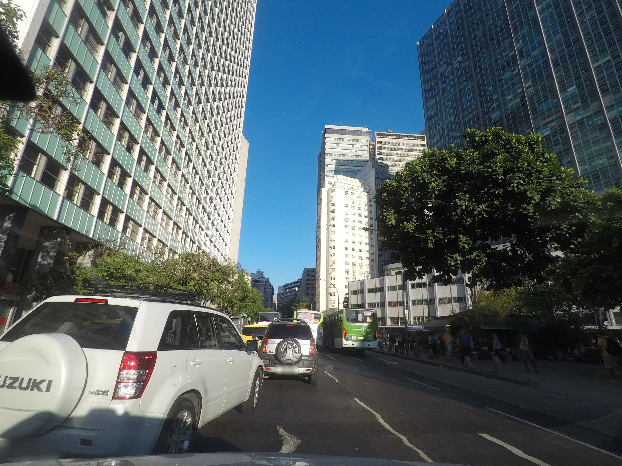 Street-level view near Citybanc, Centro