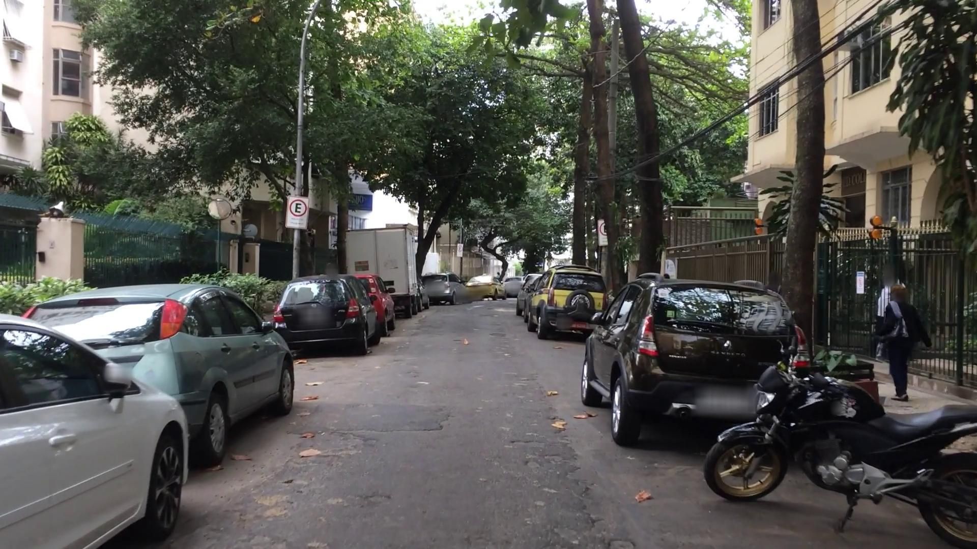 Street-level view near Colimar, Laranjeiras