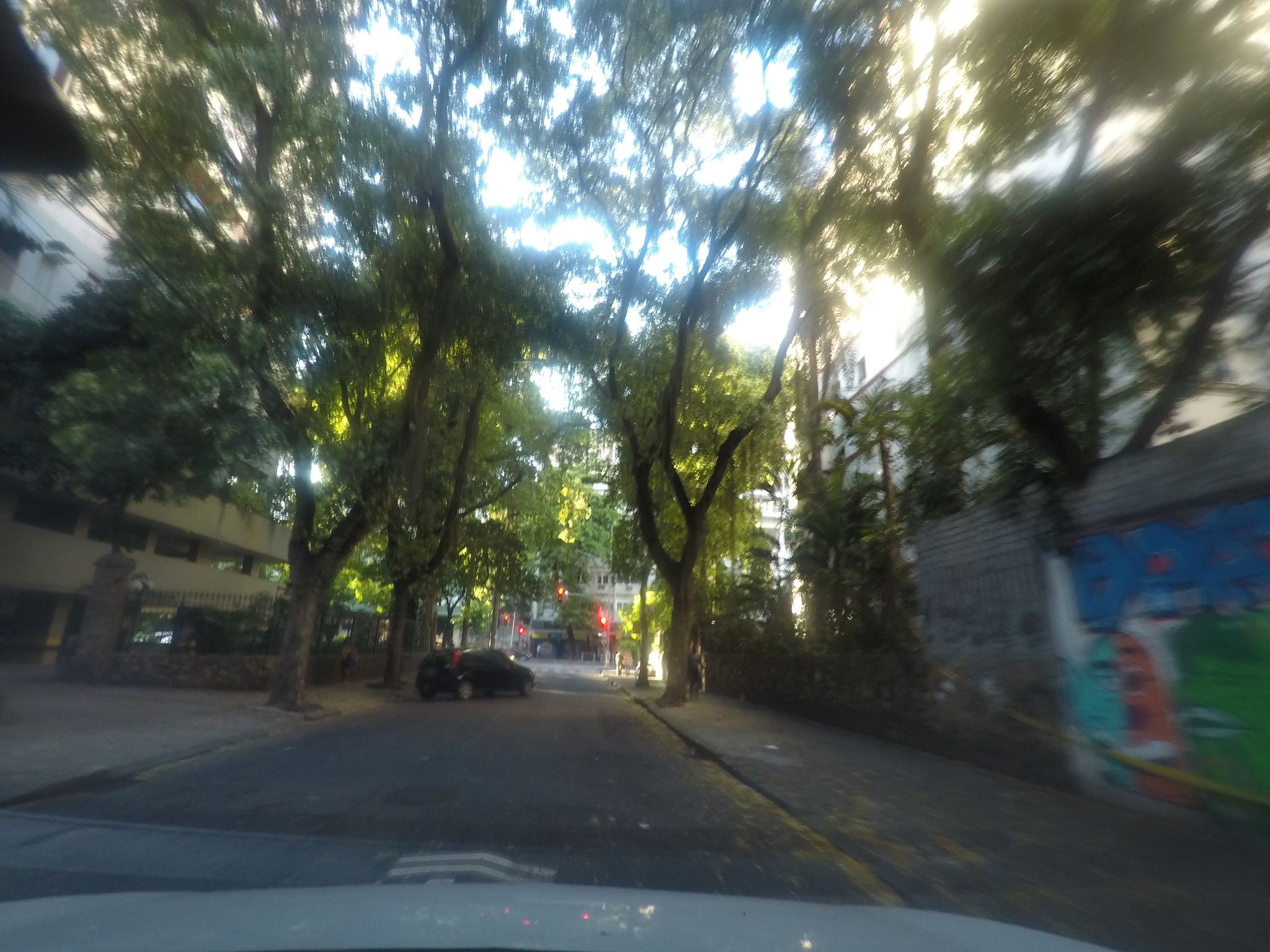 Street-level view near Concessa Clago, Laranjeiras