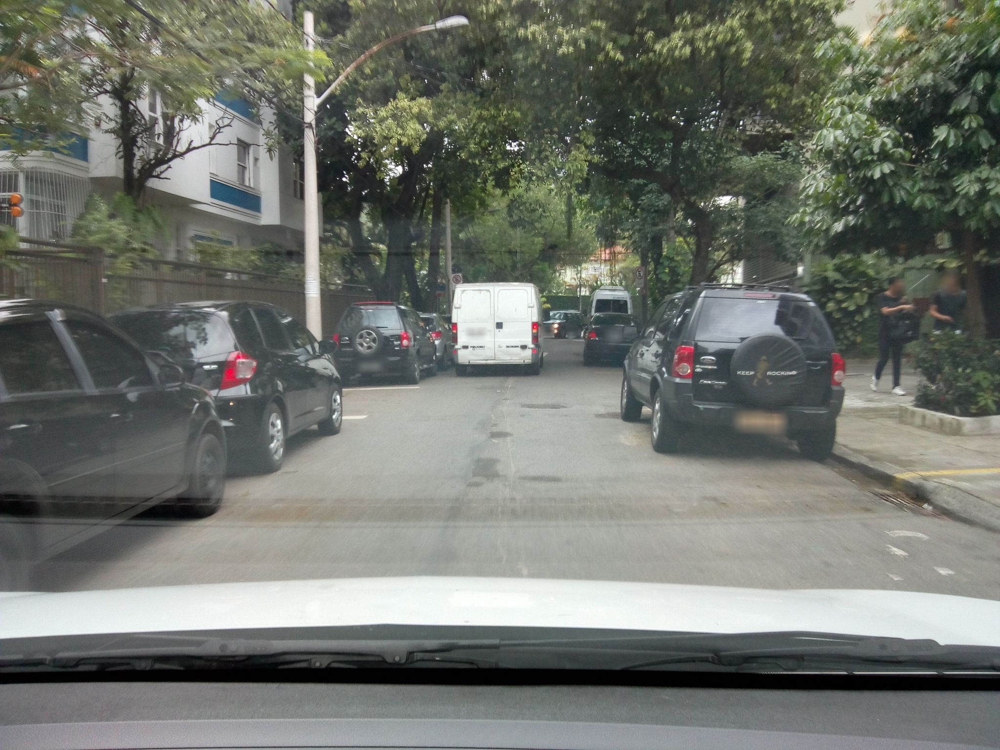 Street-level view near Conde da Barca, Leblon