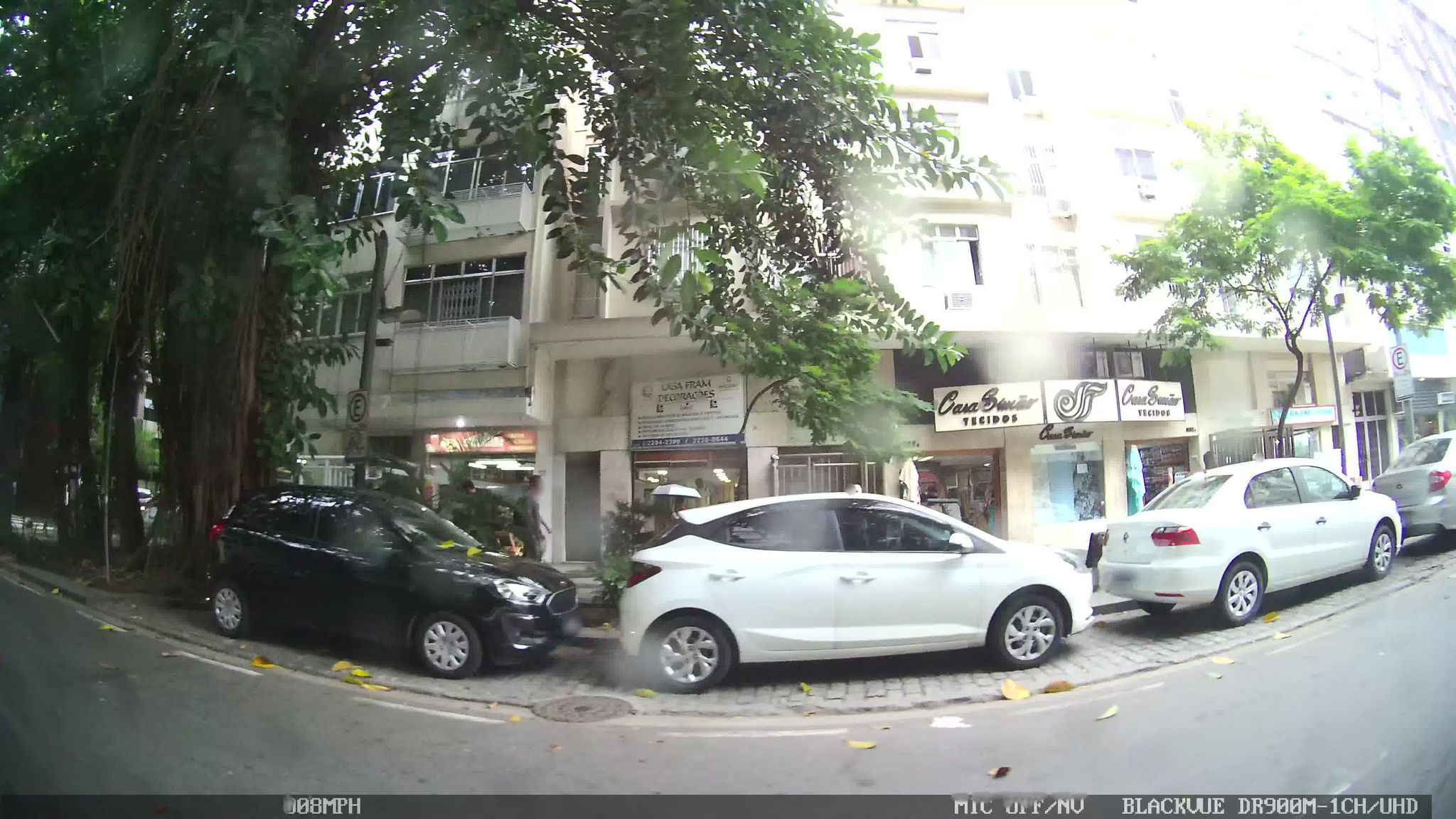 Street-level view near Conde das Flores, Leblon