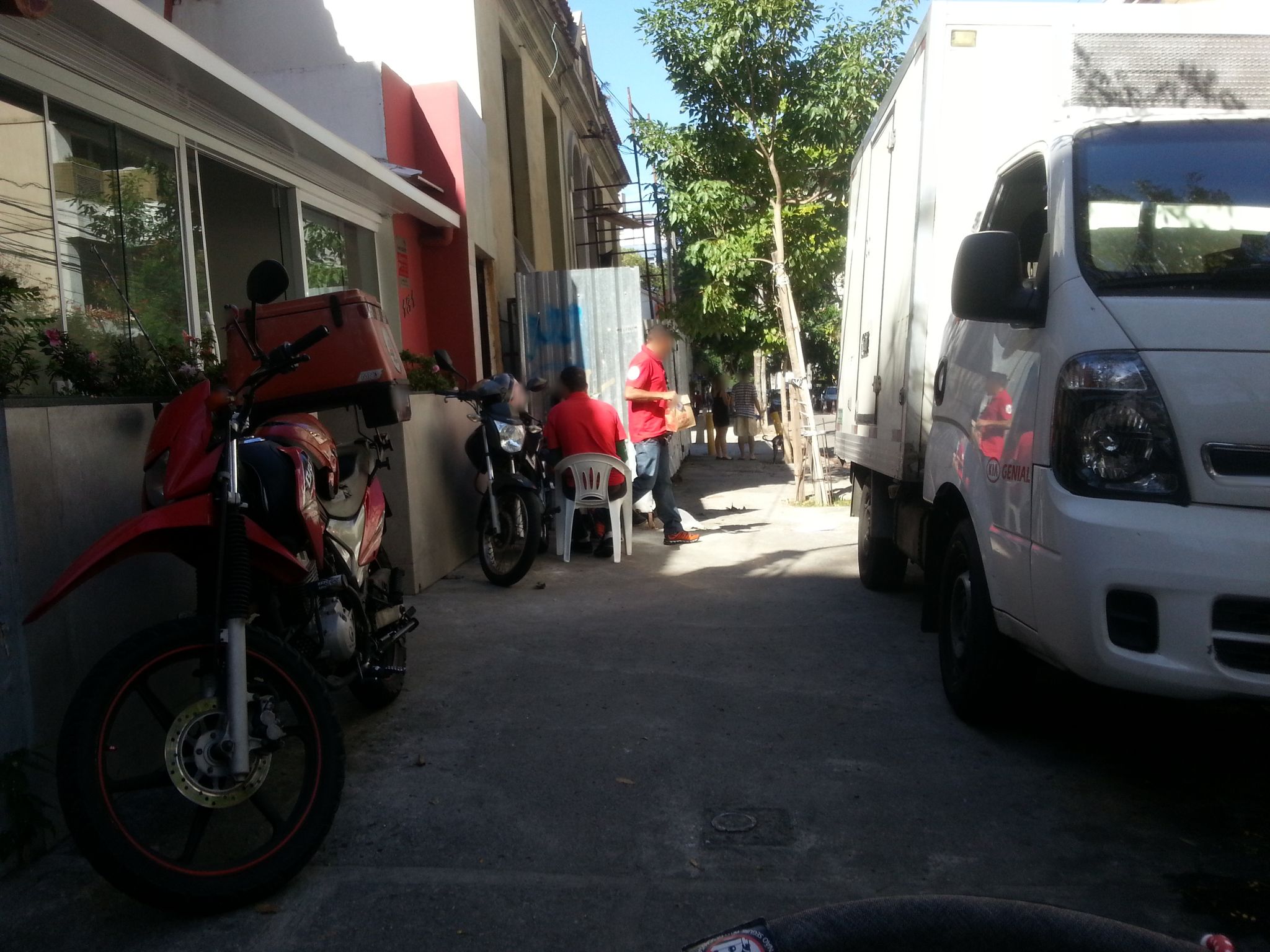 Street-level view near Conde Motta Maia, Botafogo
