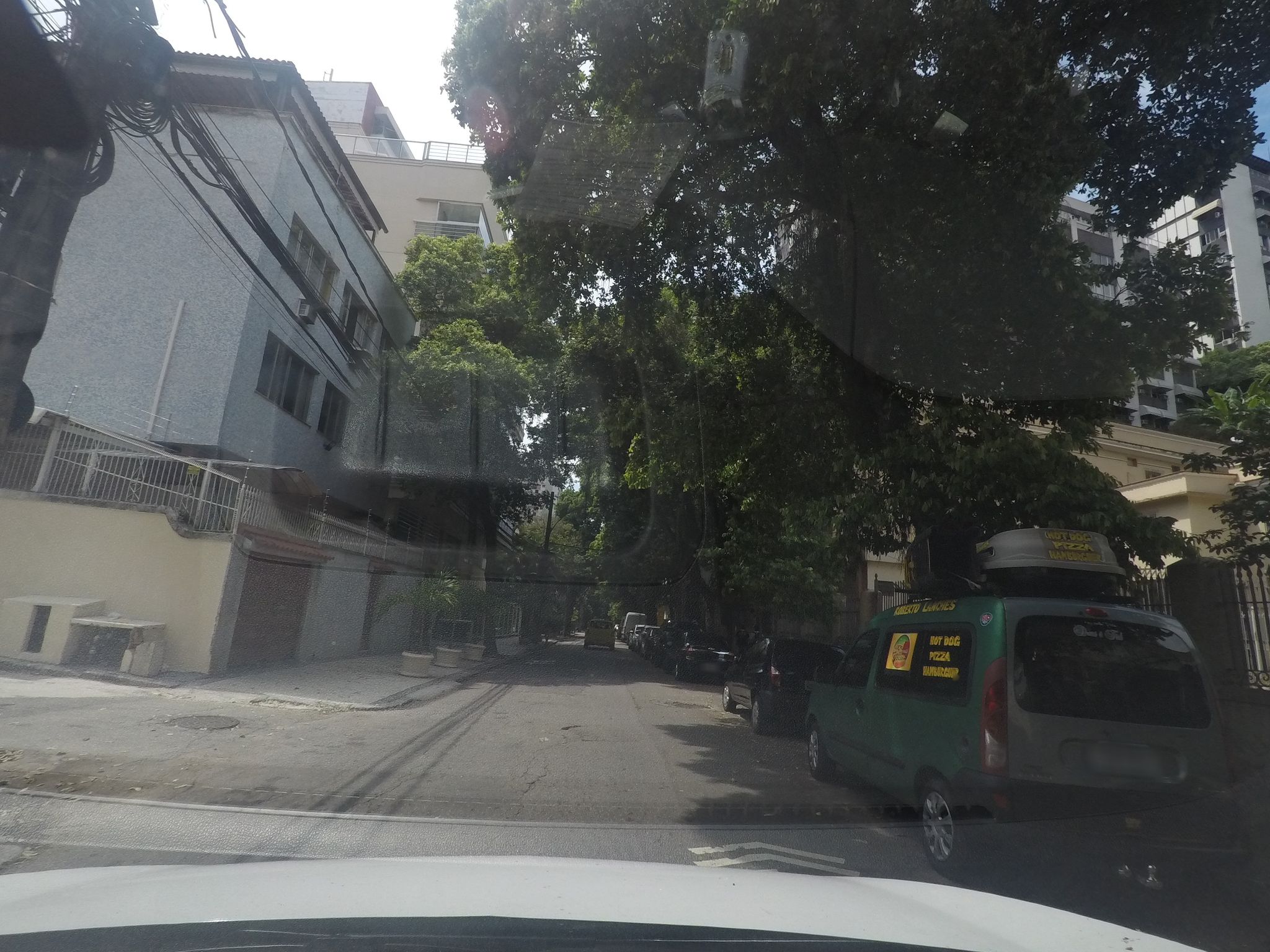Street-level view near Condomínio Antônio Pereira da Costa, Laranjeiras