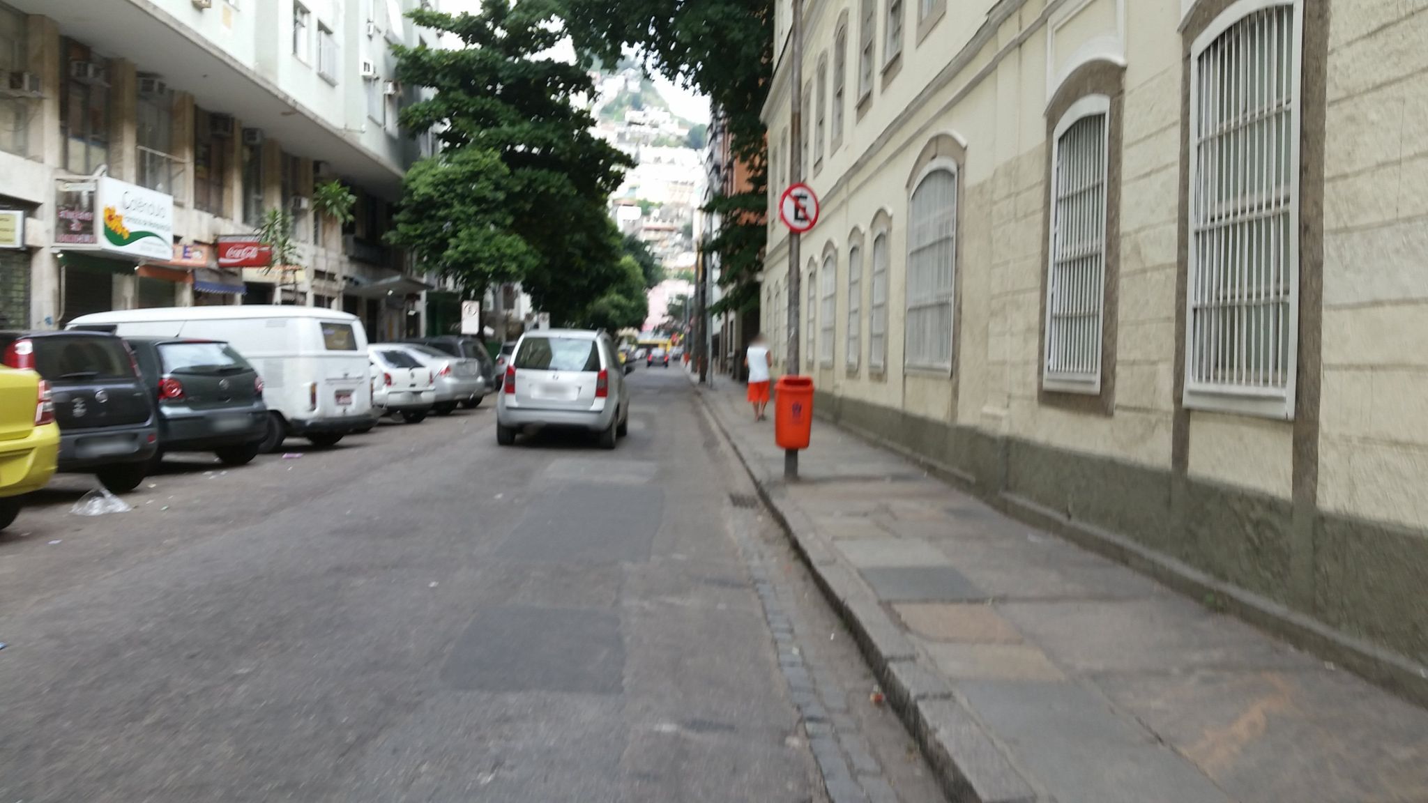 Street-level view near Correa Dutra 99, Catete