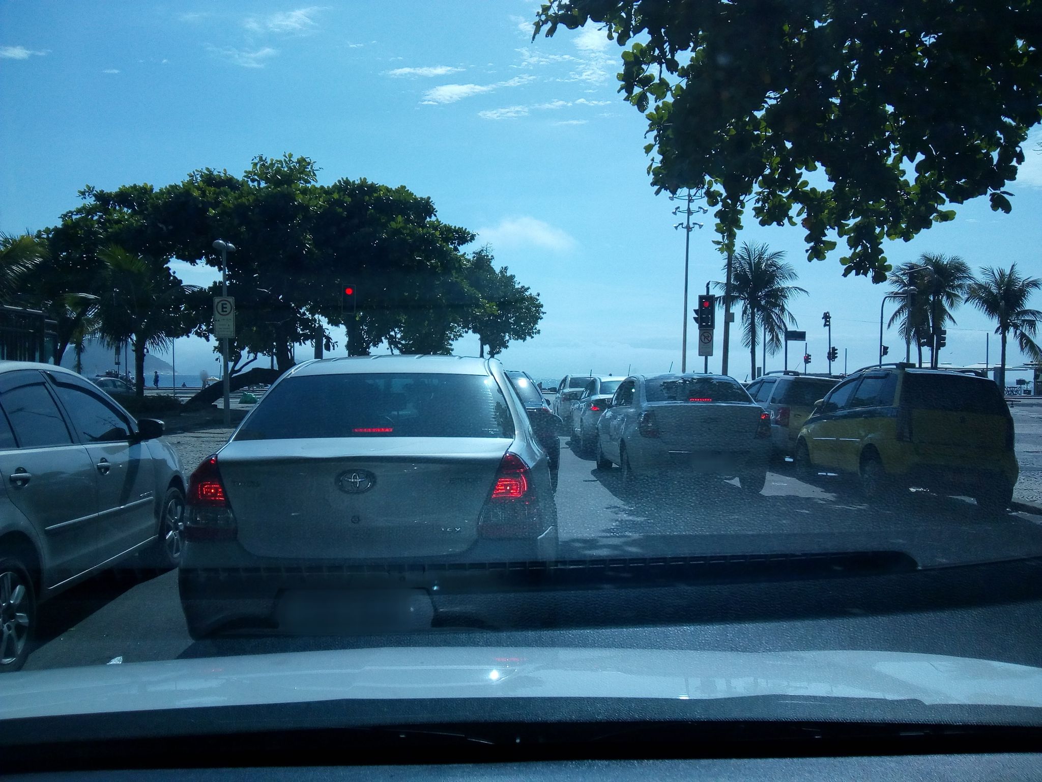 Street-level view near Costa Martins, Leme