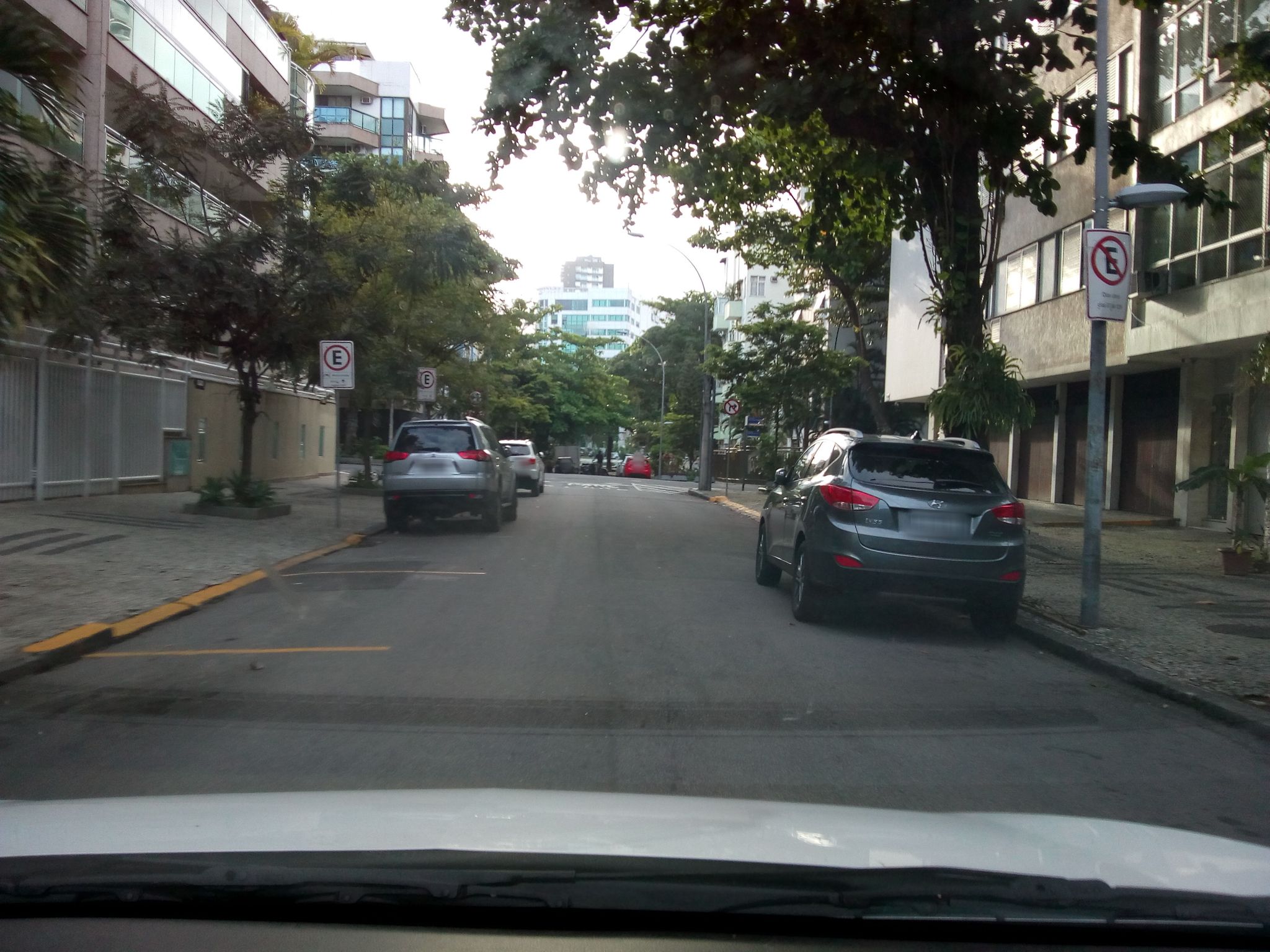 Street-level view near D Nina, Ipanema