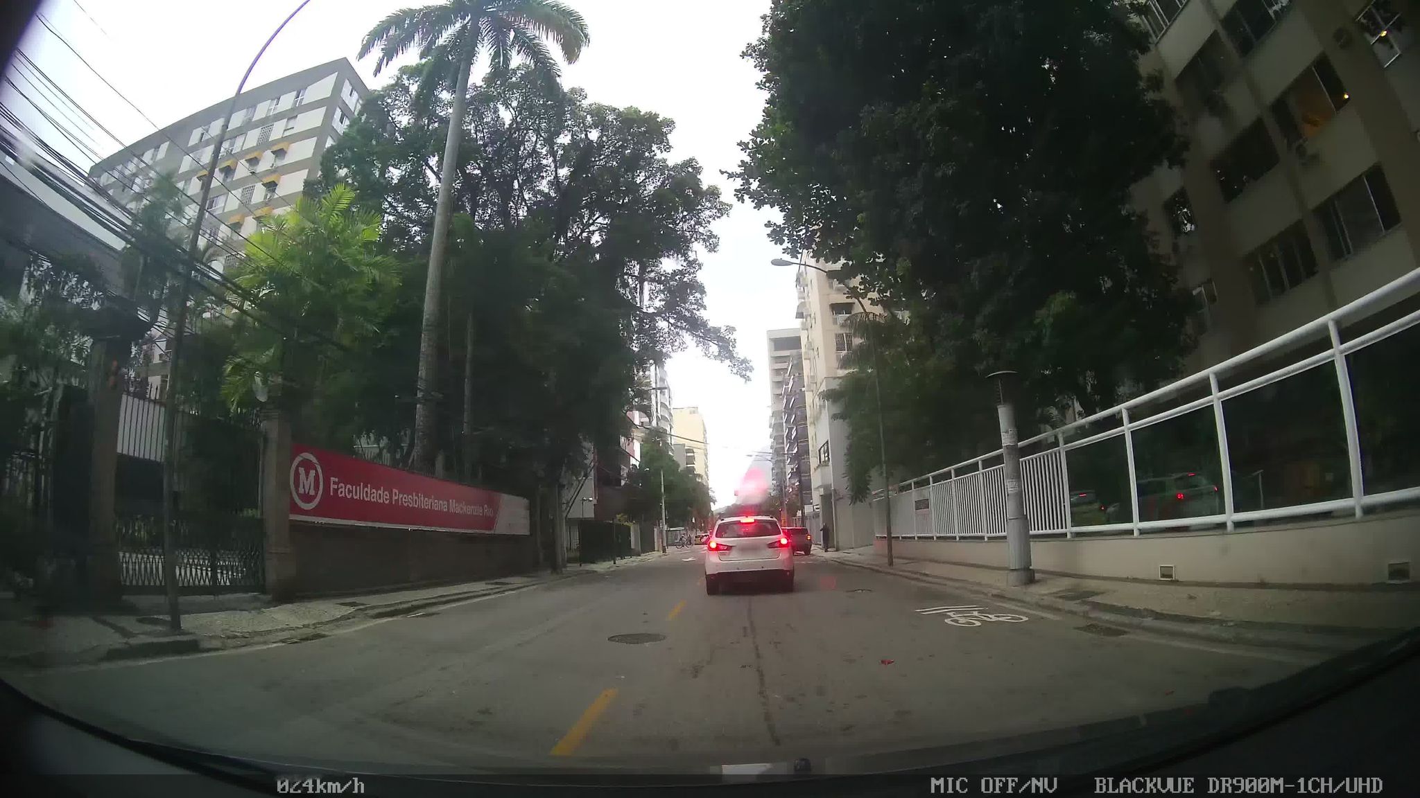 Street-level view near Danhemann, Botafogo