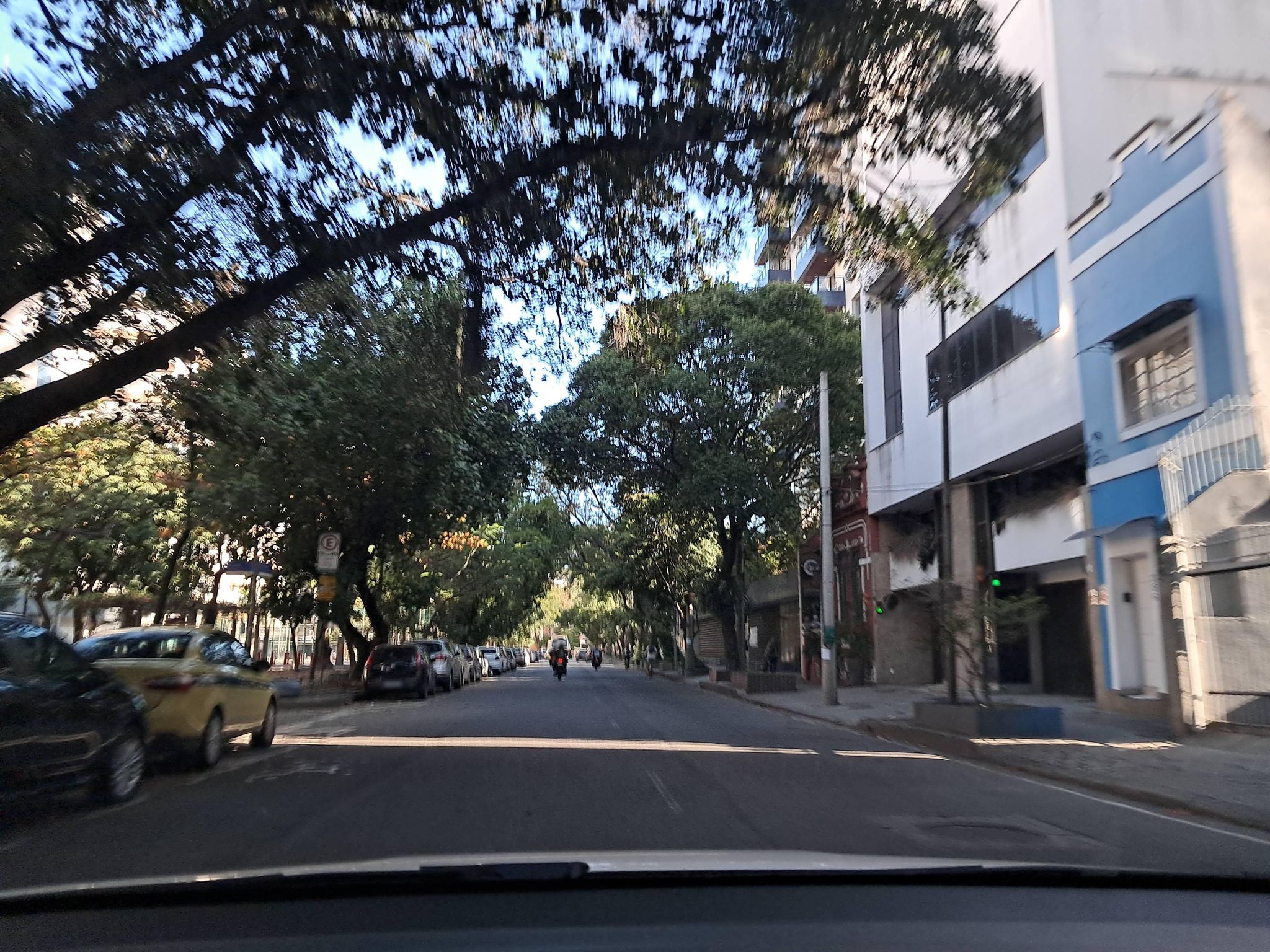 Street-level view near Dannemann, Botafogo