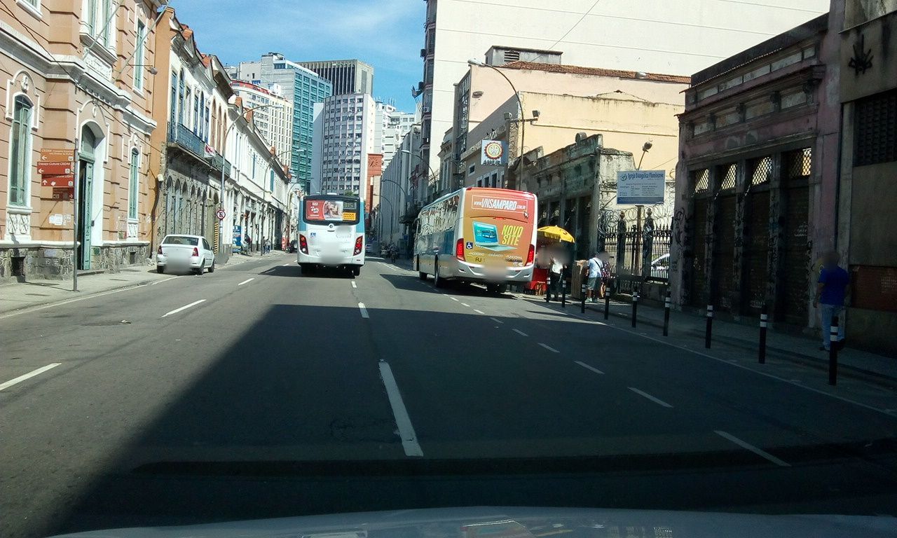 Street-level view near Demolido, Centro
