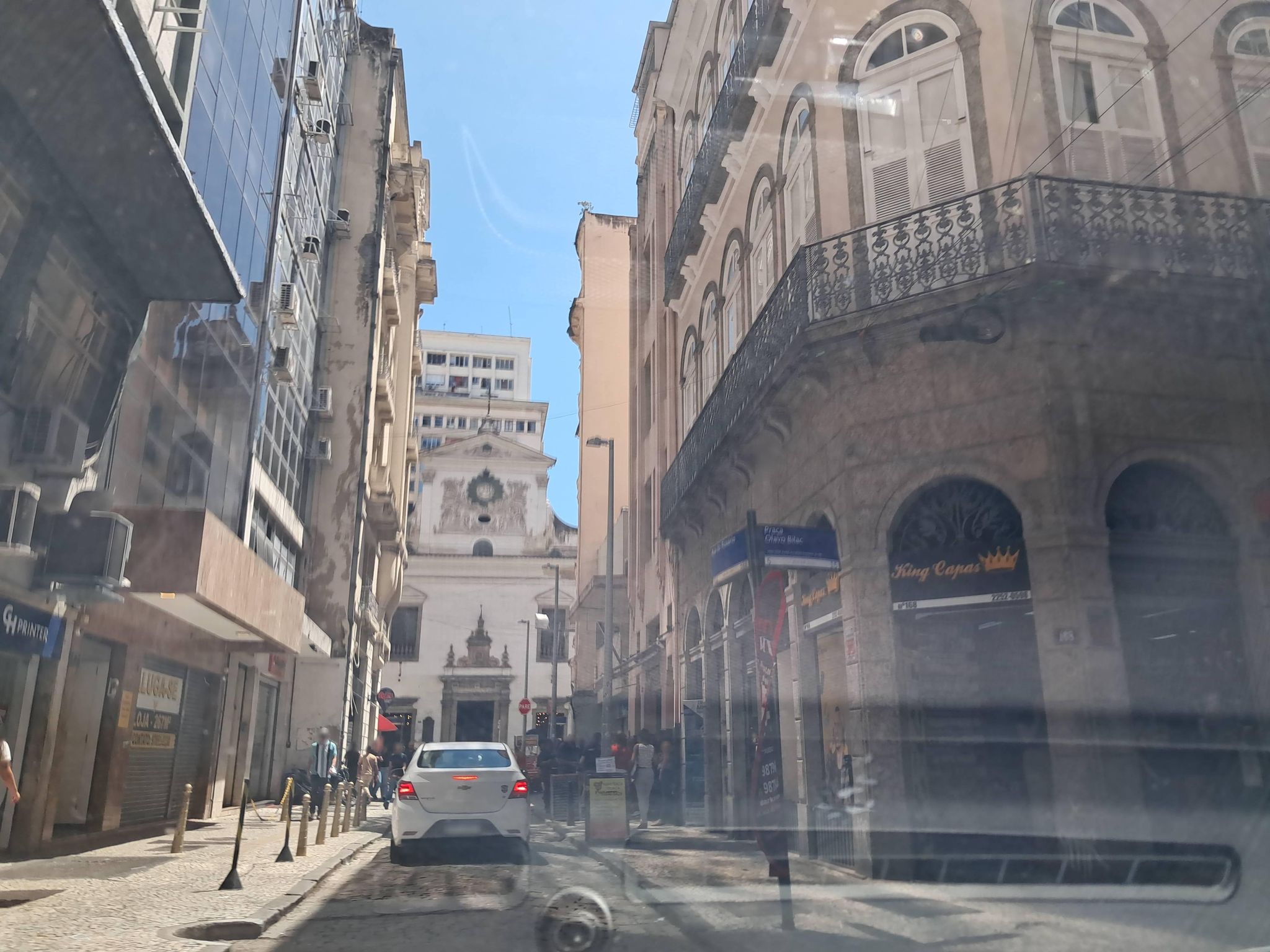 Street-level view near Departamento de Transportes Rodoviários, Centro