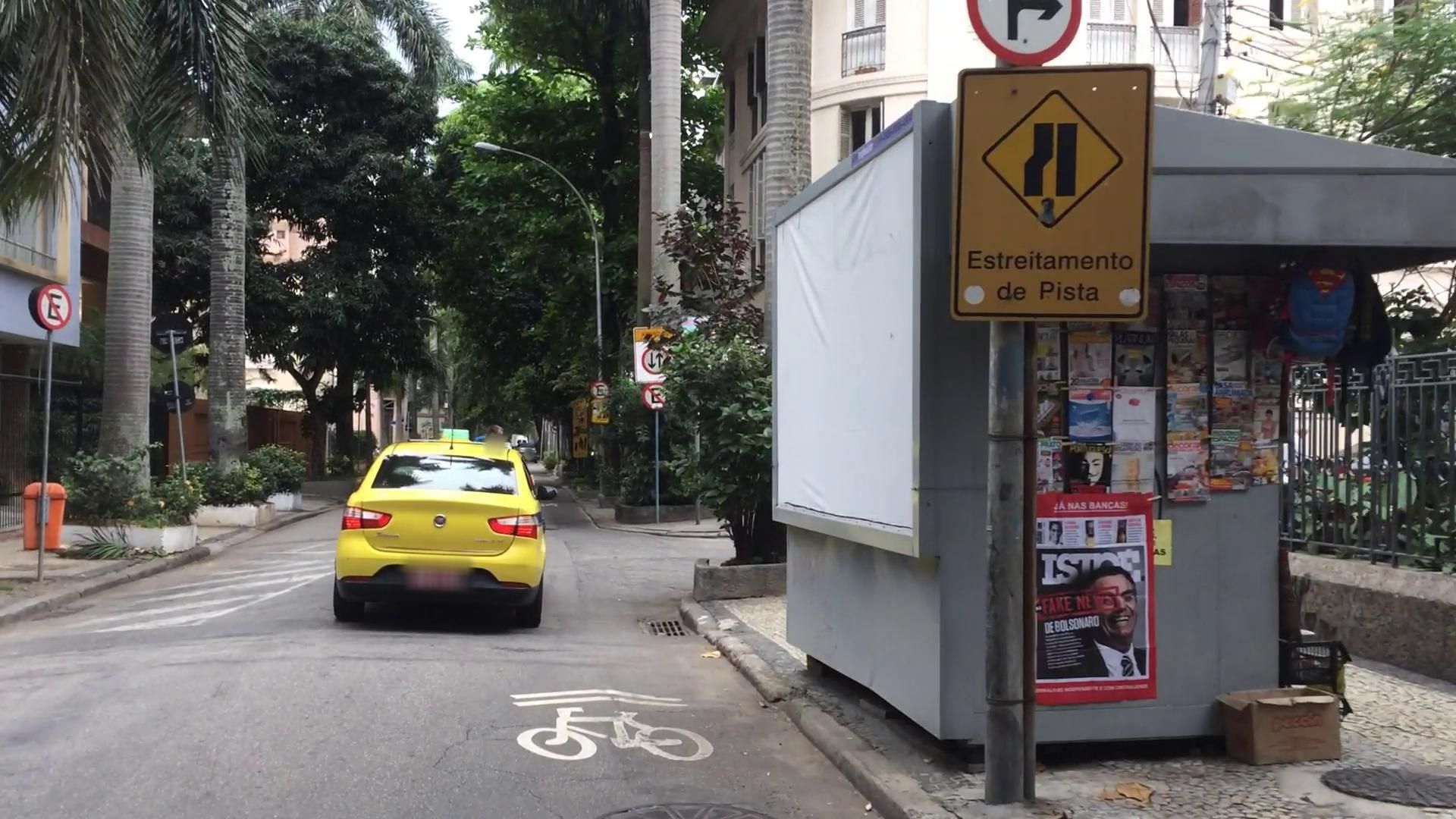 Street-level view near Diderot, Laranjeiras