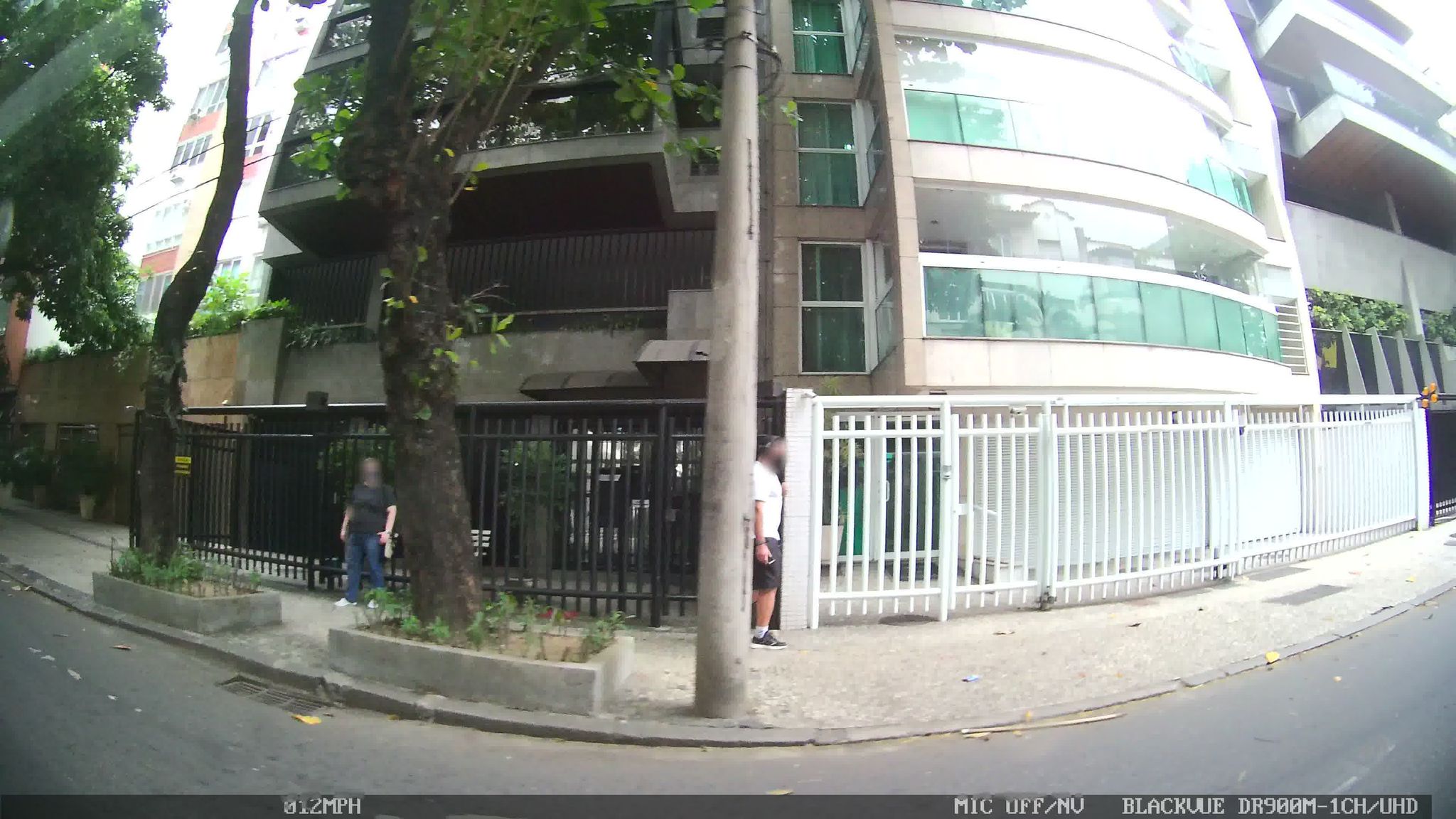 Street-level view near Dom Pedrito, Leblon