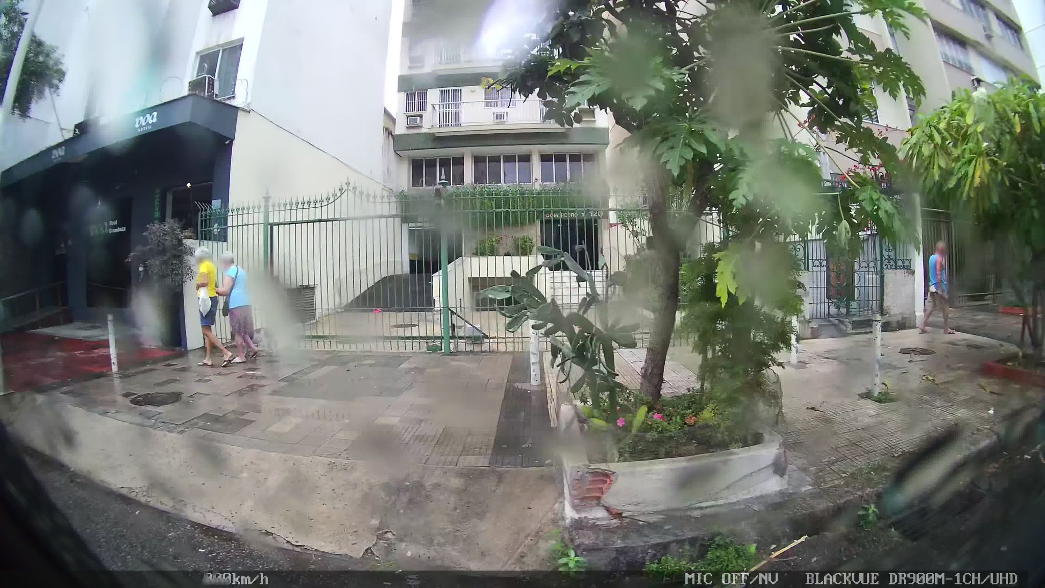 Street-level view near Dom Pedro II, Botafogo