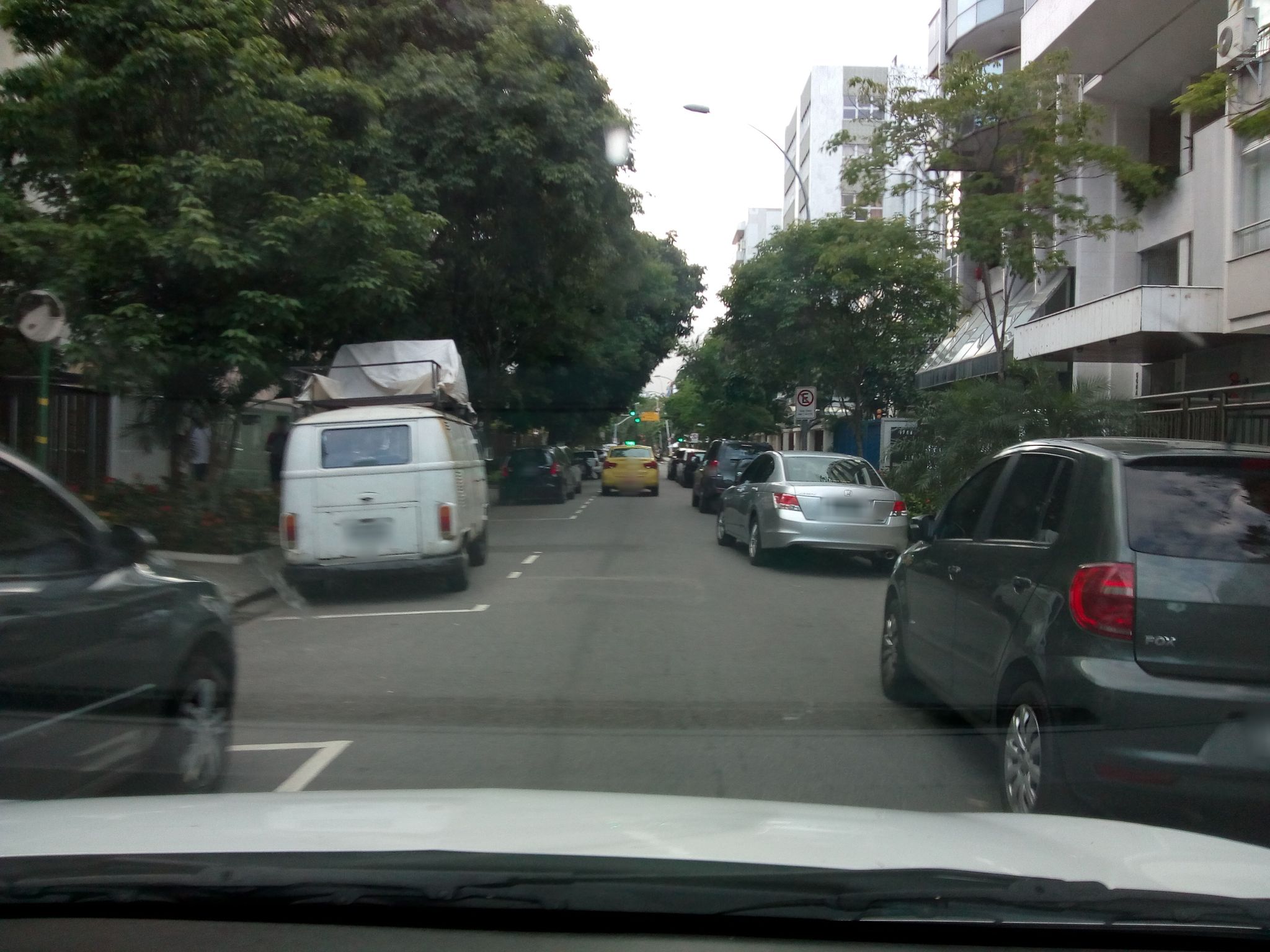 Street-level view near Dona Ida, Ipanema