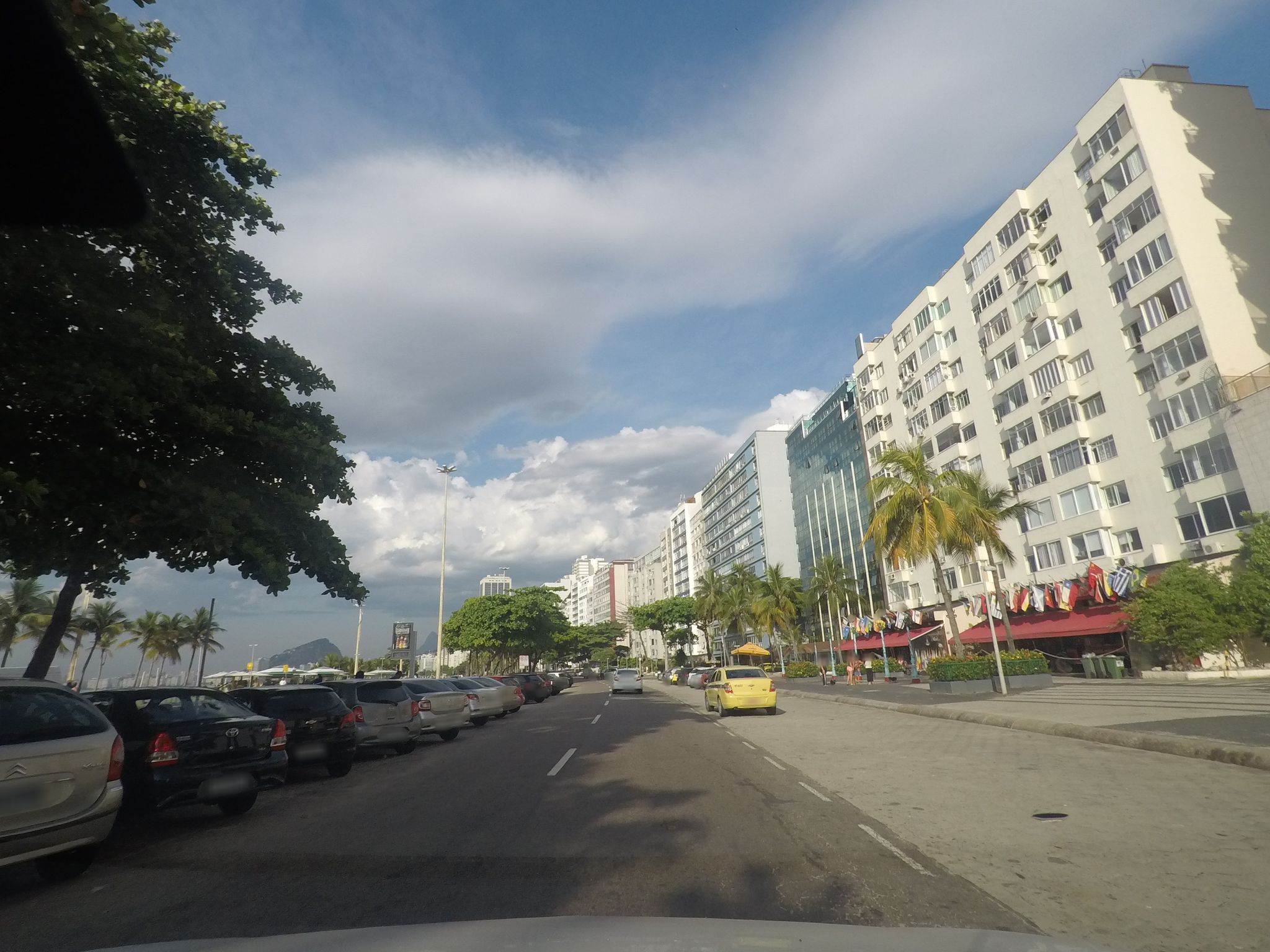 Street-level view near Dr Regina Feige, Leme
