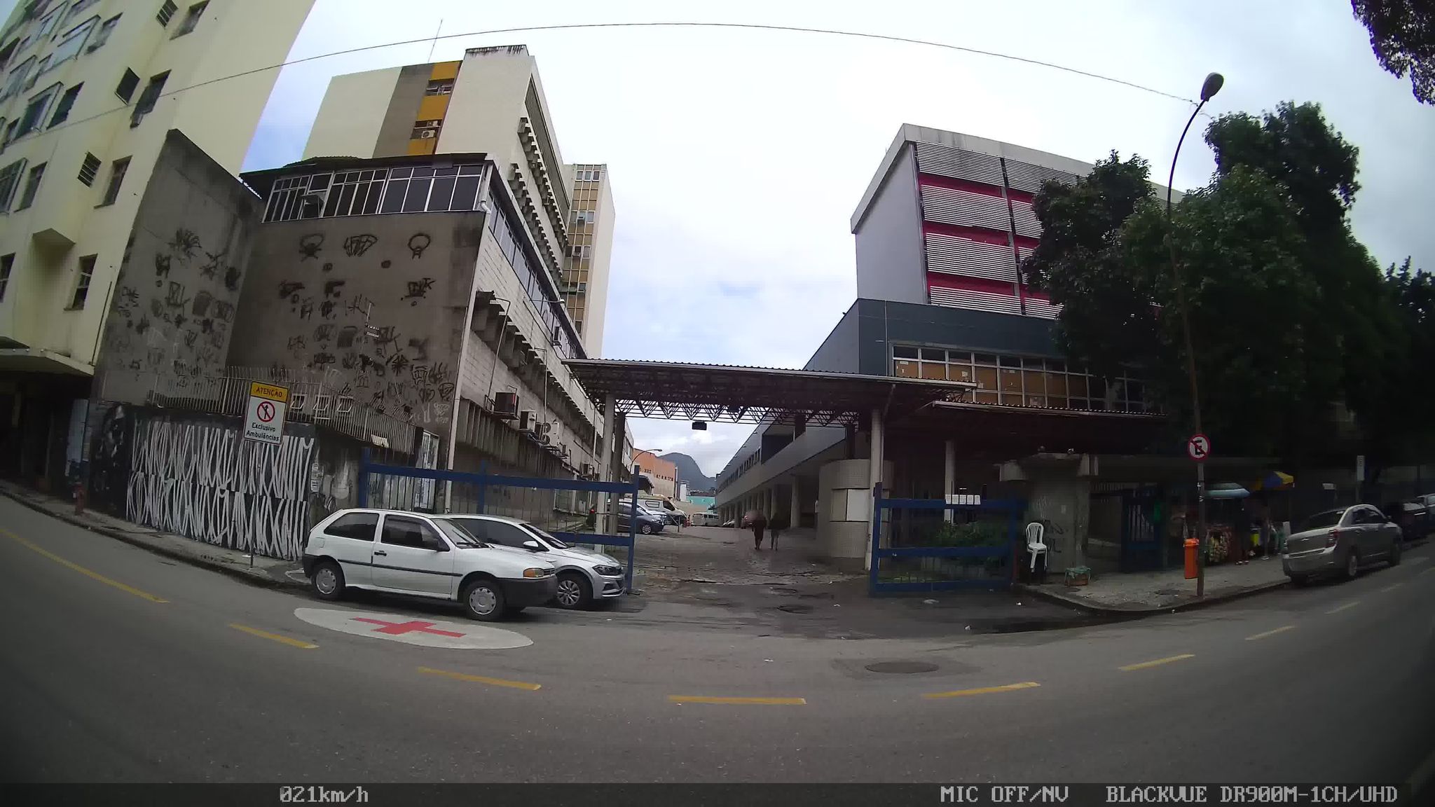 Street-level view near Ed. Aclamação, Centro