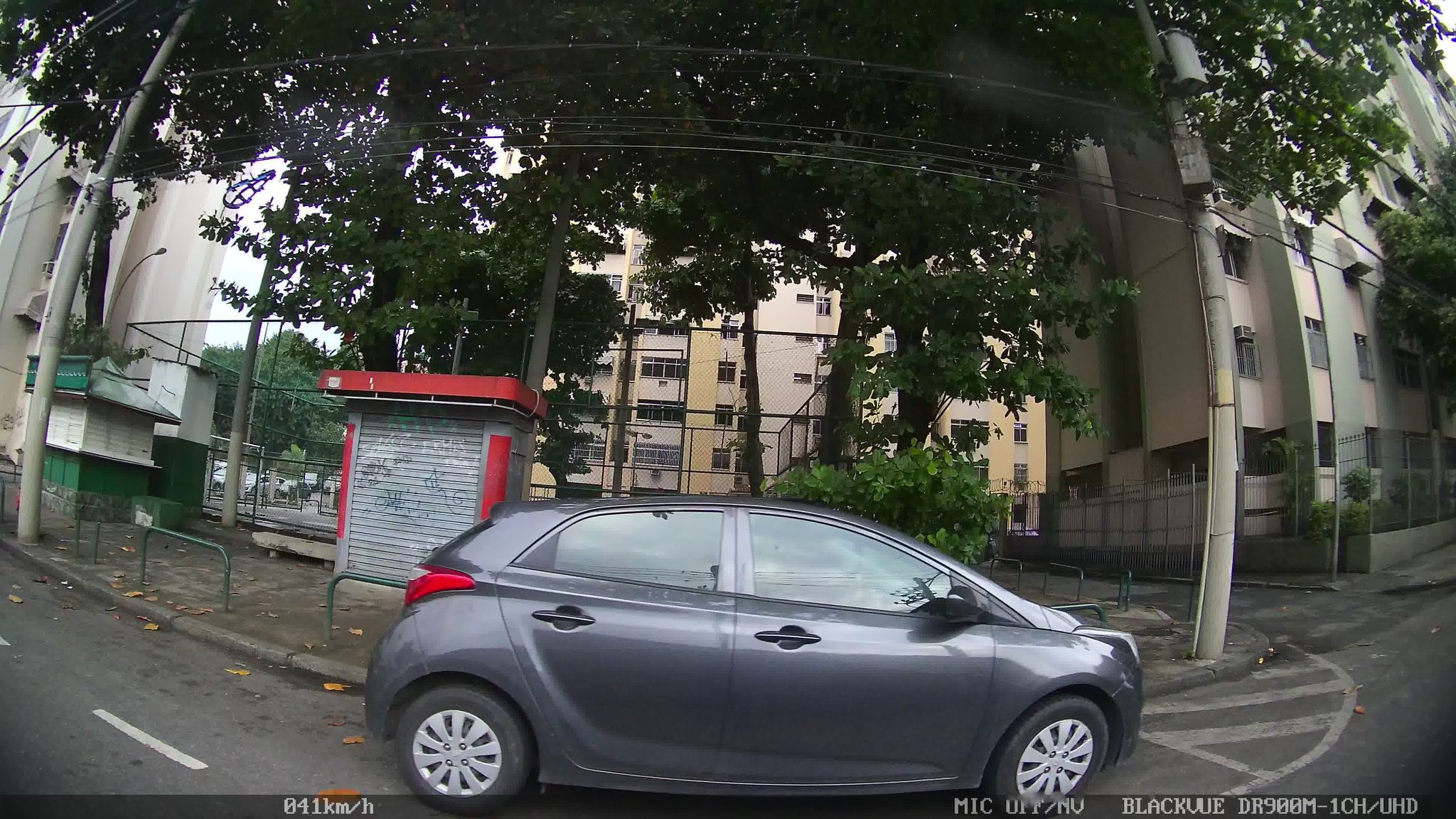 Street-level view near Ed. Amaury Louzada, Centro