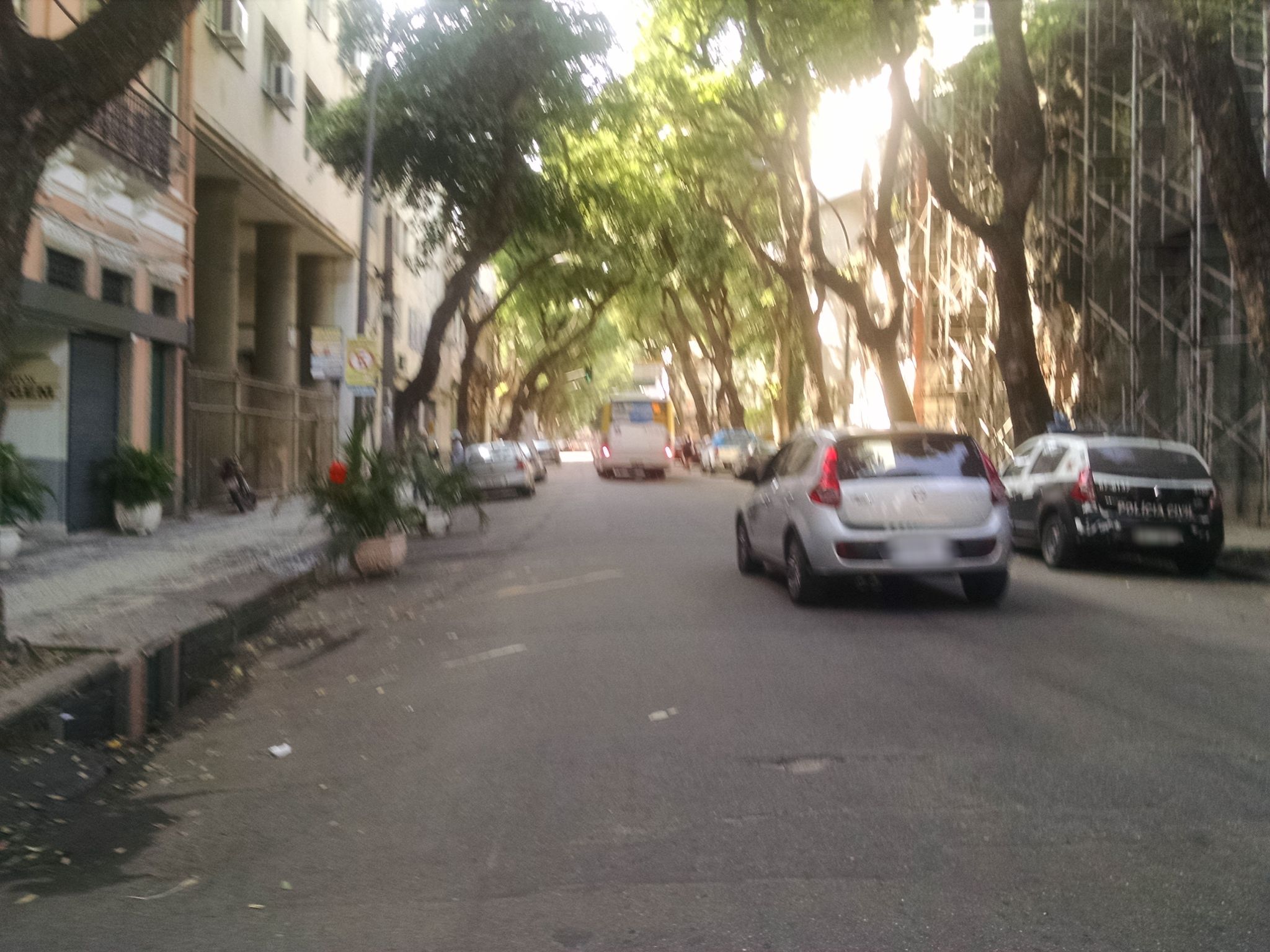 Street-level view near Ed. Arlu, Centro