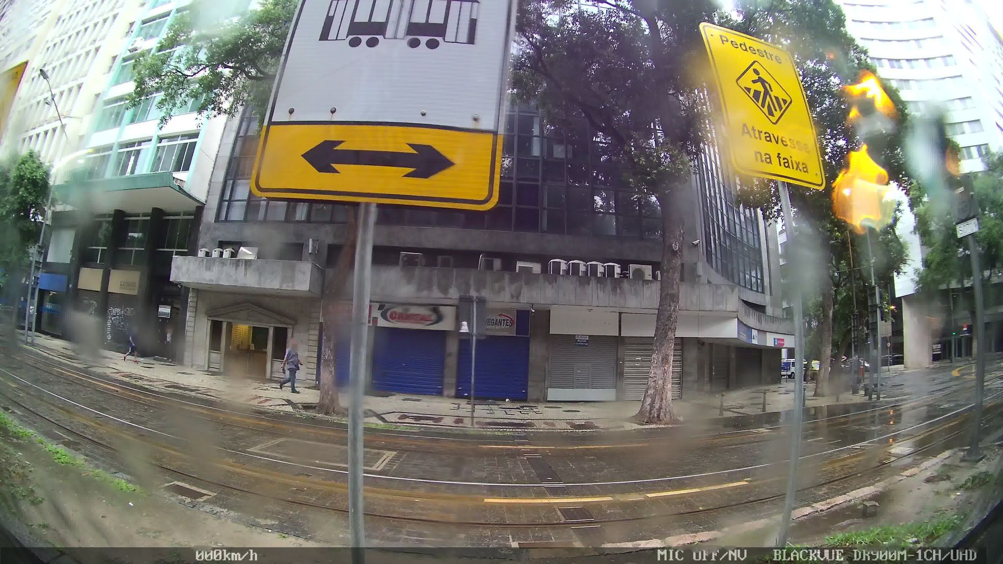 Street-level view near Ed. Avenida, Glória
