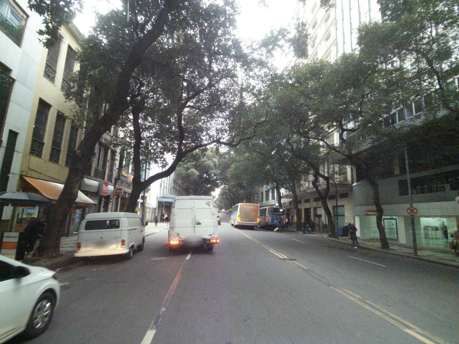 Street-level view near Ed. Camarte, Centro