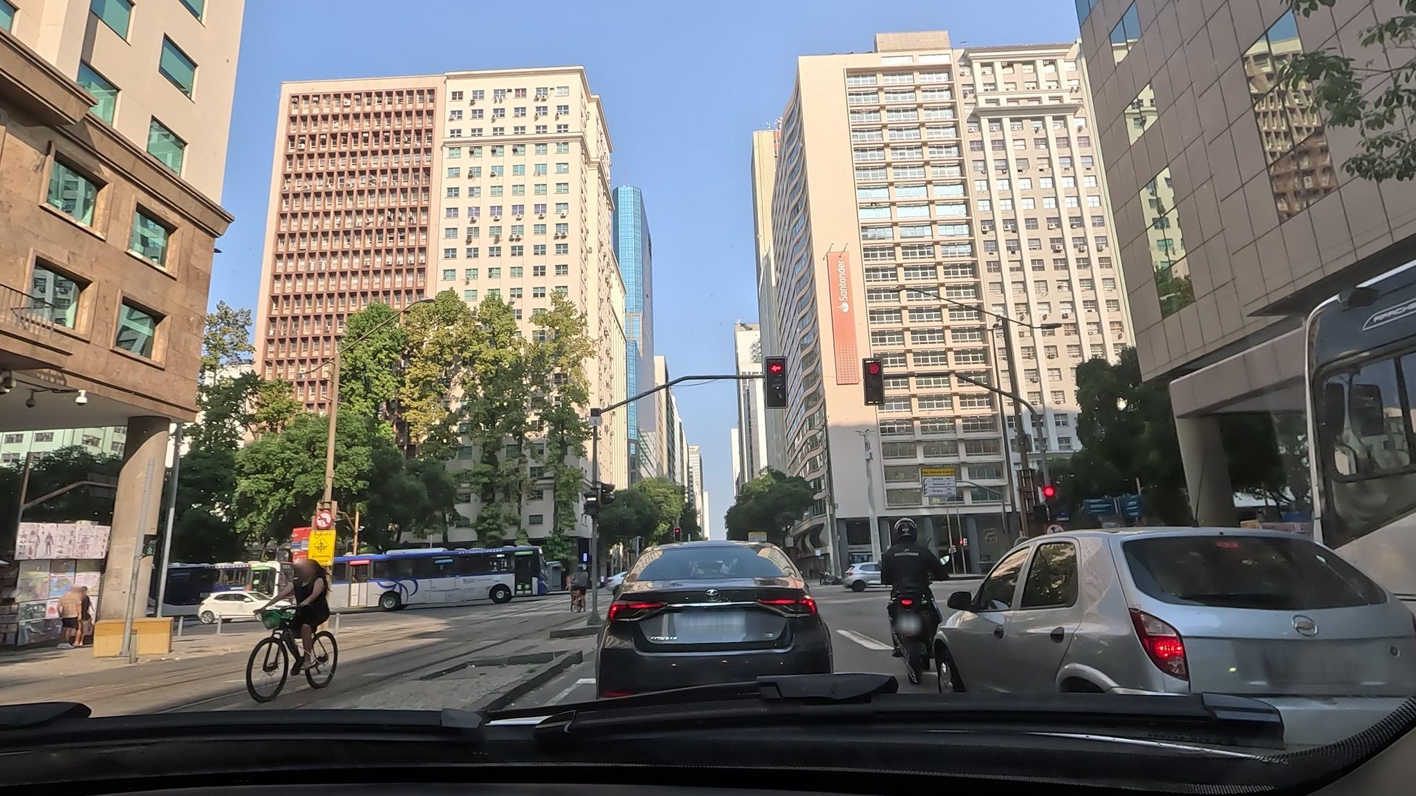 Street-level view near Ed. Confederal, Centro