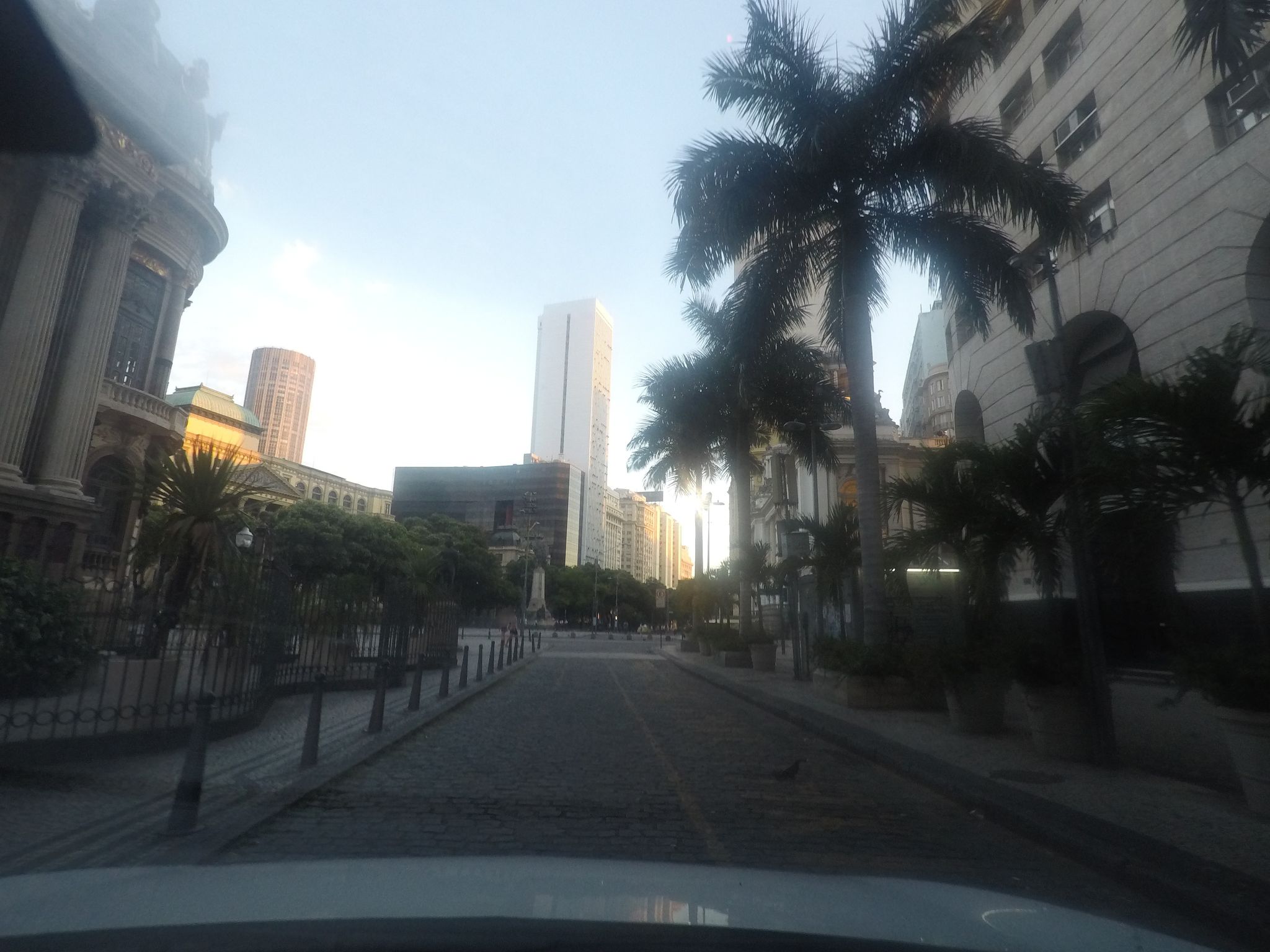 Street-level view near Ed. Darke, Centro