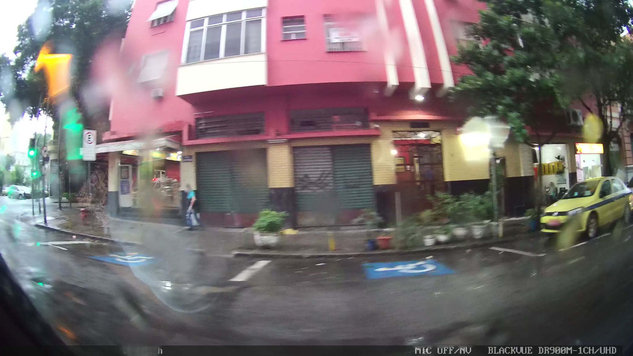 Street-level view near Ed. Ibia, Centro