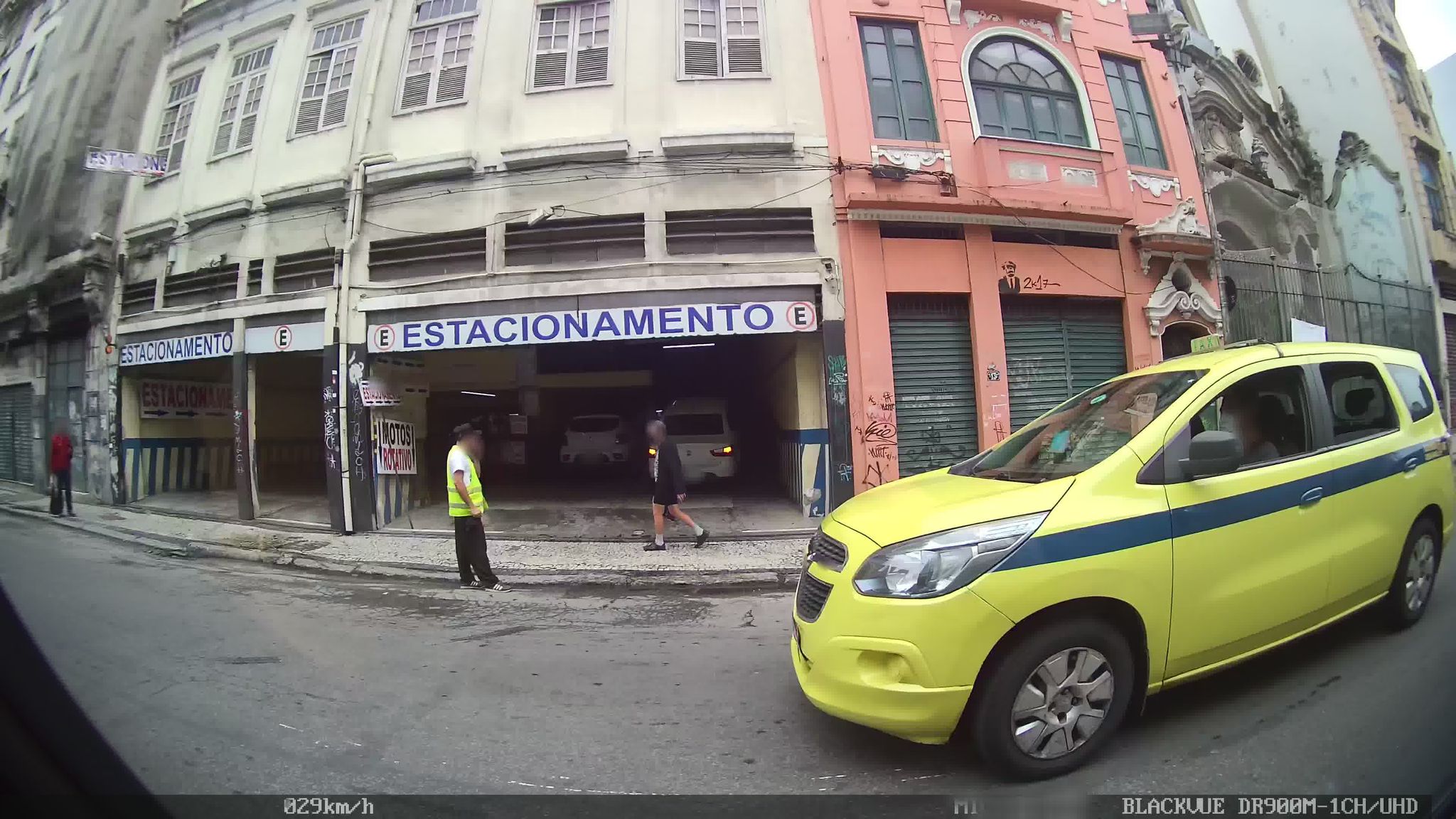 Street-level view near Ed. Imperador, Centro