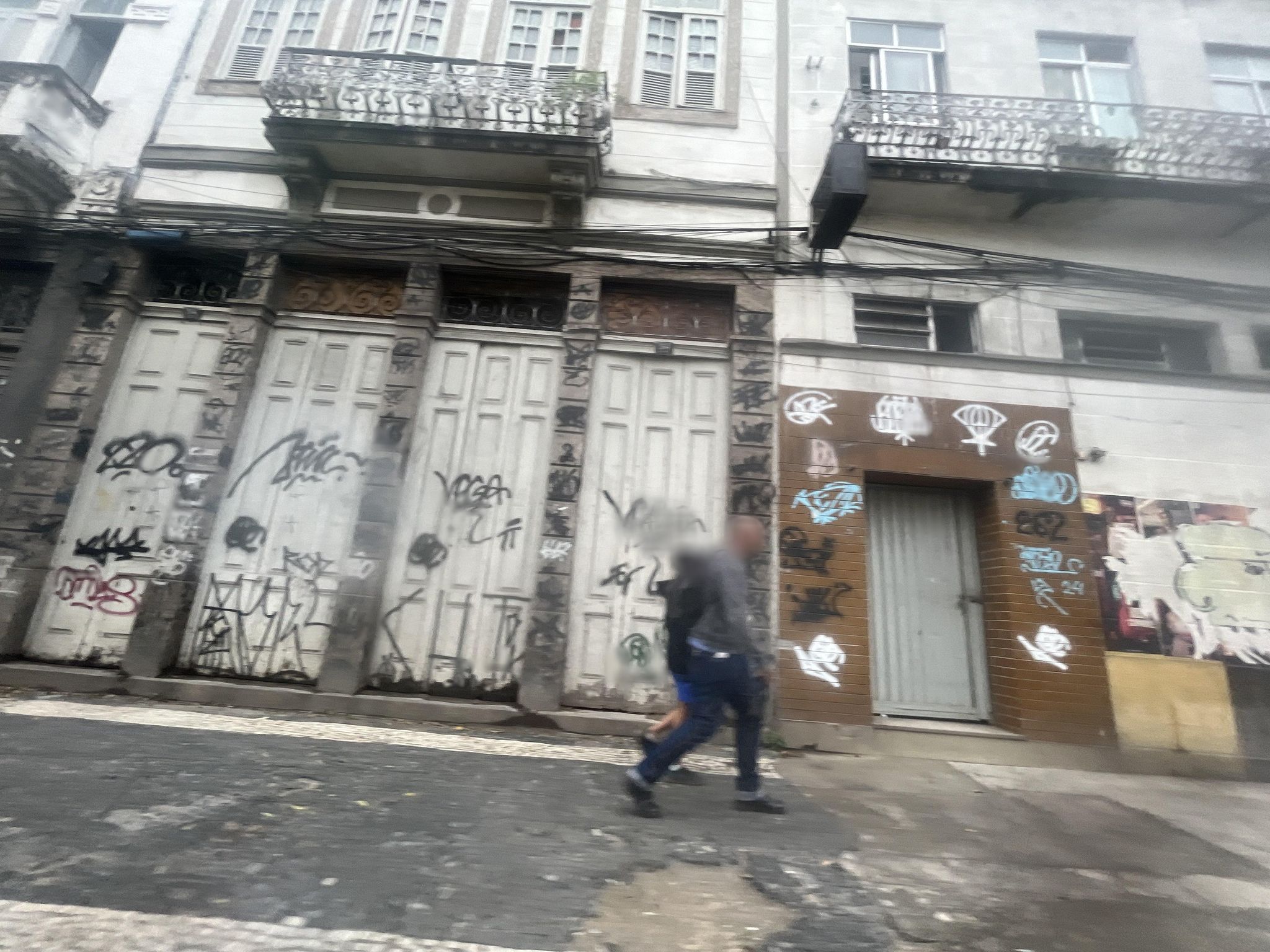 Street-level view near Ed. Jose de Freitas Constructor, Centro