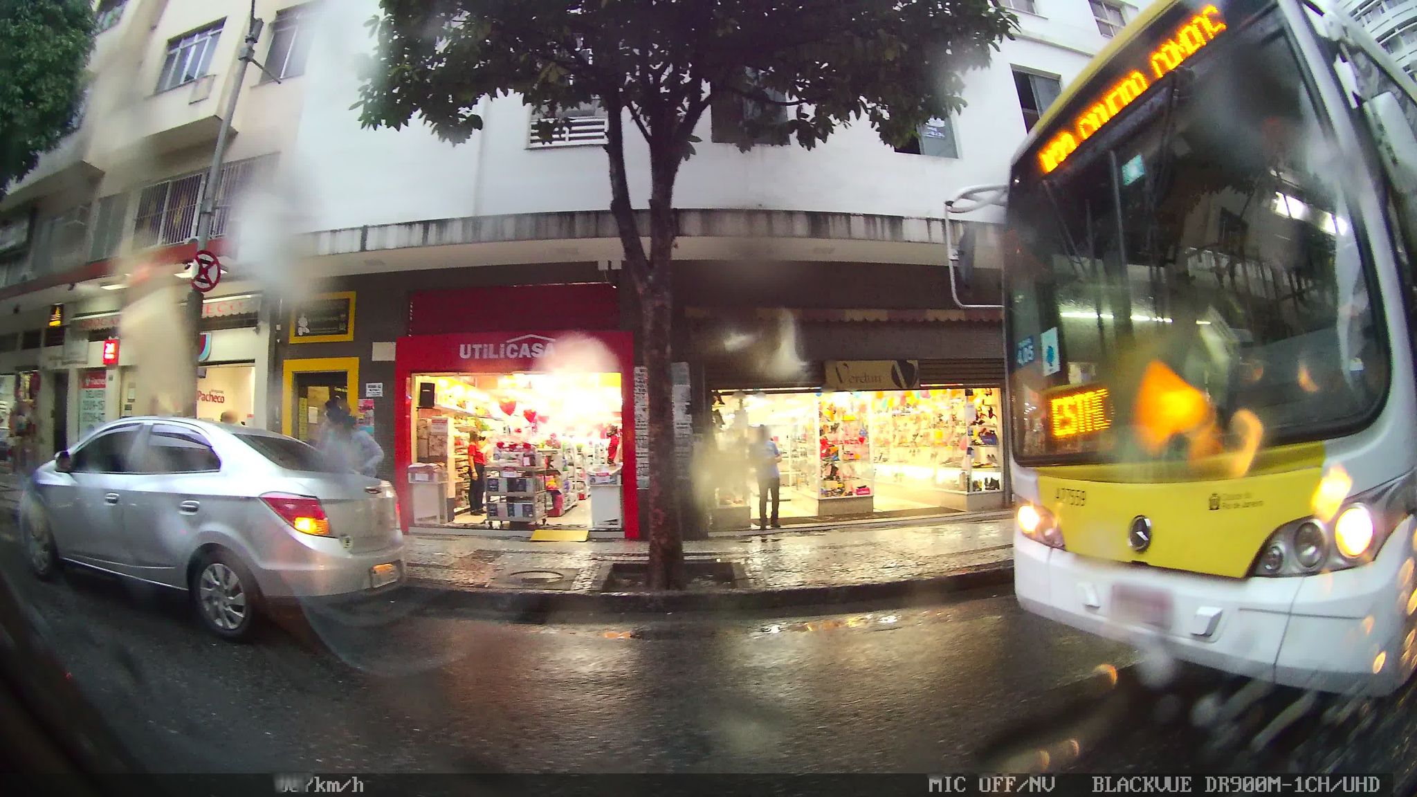 Street-level view near Ed. Lucica, Centro