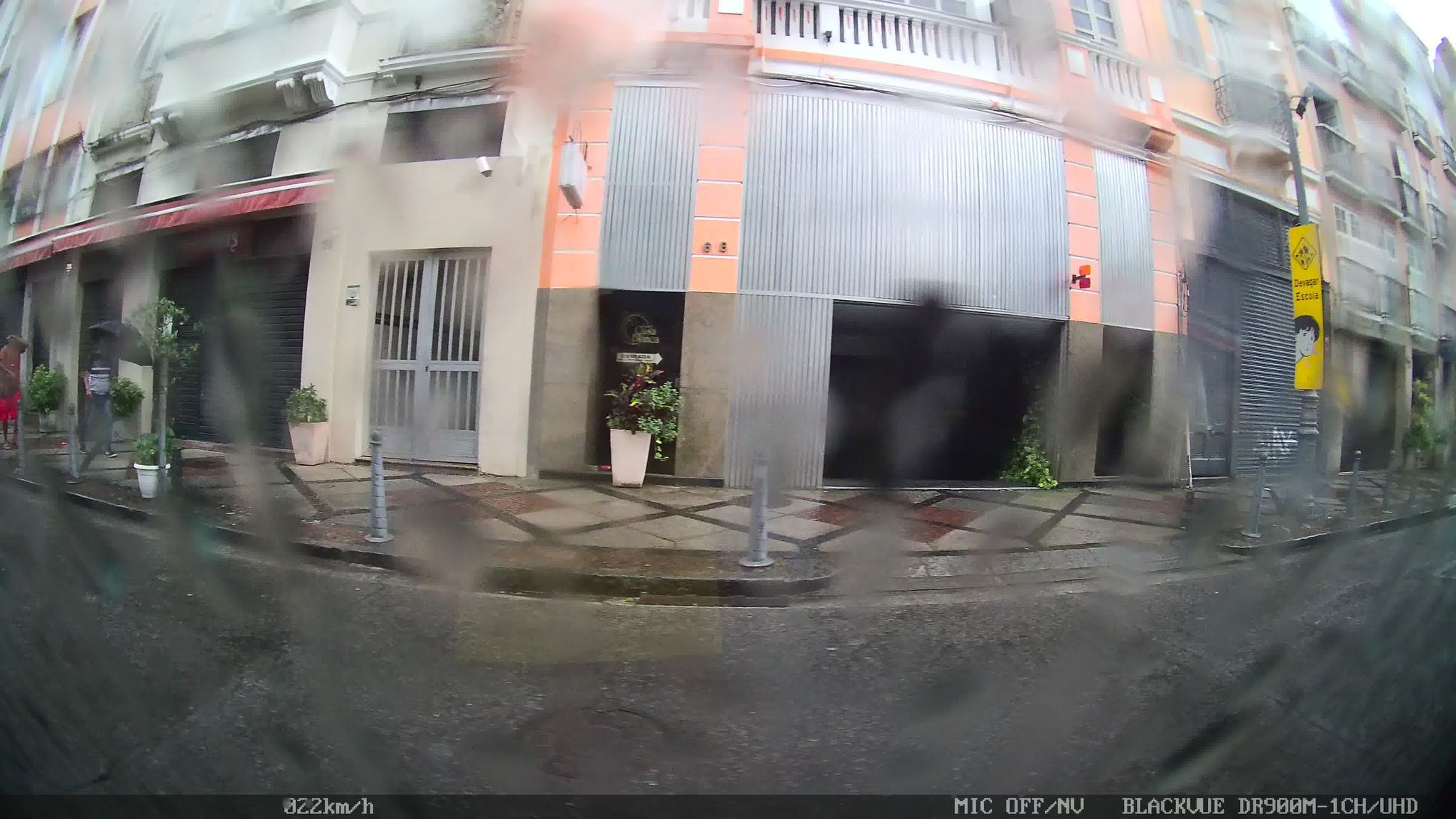 Street-level view near Ed. Madalena, Centro